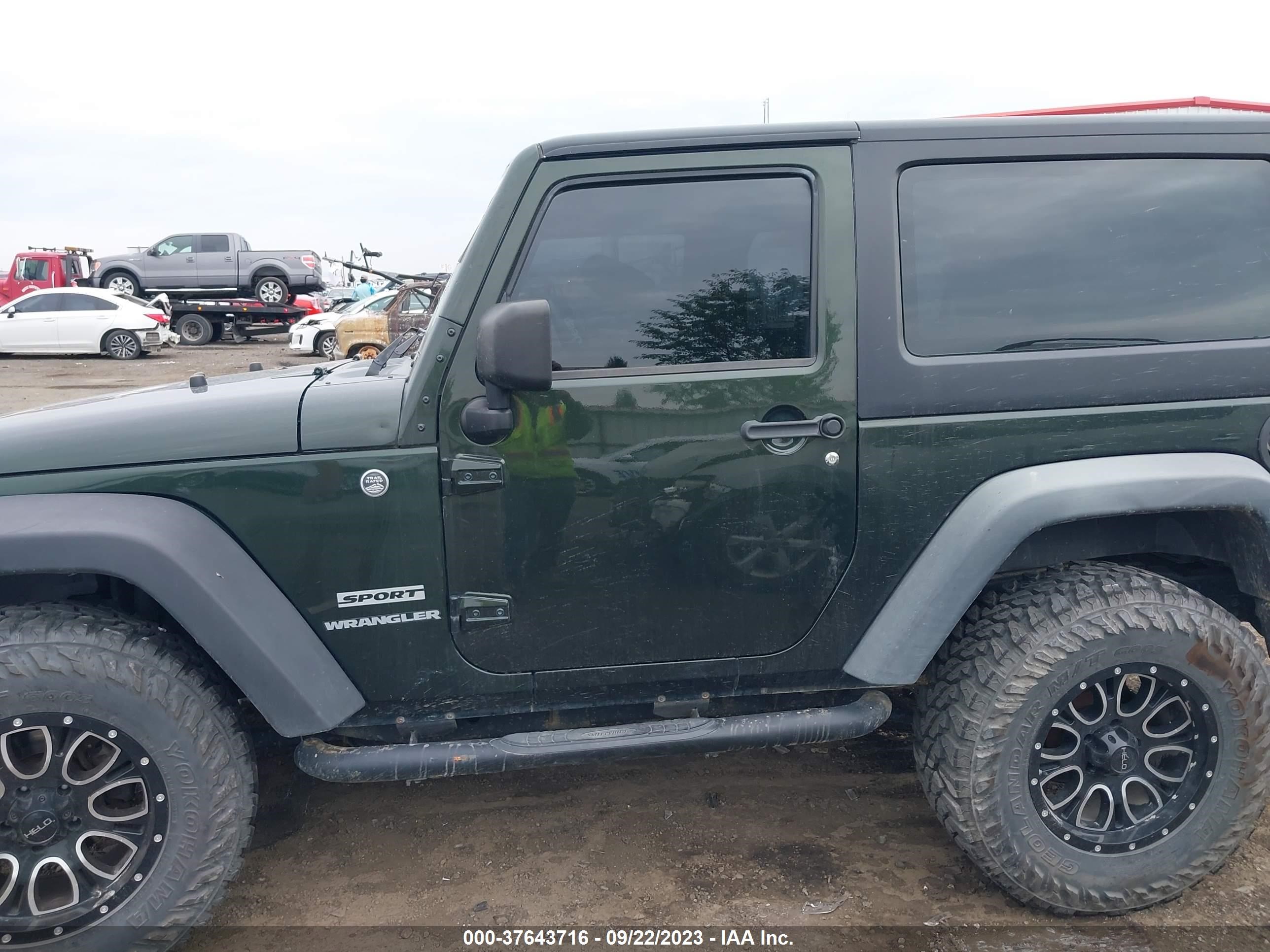 Photo 13 VIN: 1J4AA2D13BL605349 - JEEP WRANGLER 