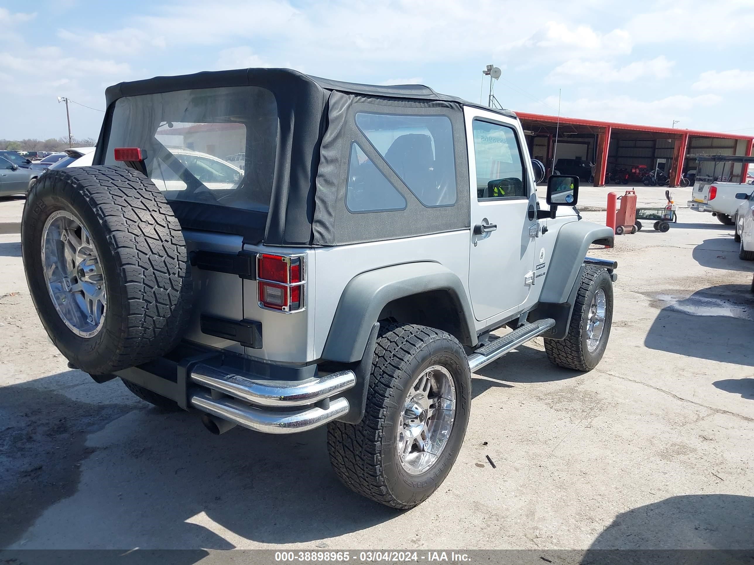 Photo 3 VIN: 1J4AA2D17BL541428 - JEEP WRANGLER 