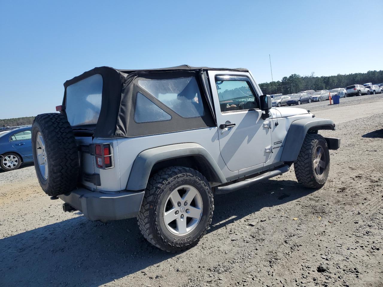 Photo 2 VIN: 1J4AA2D17BL627645 - JEEP WRANGLER 