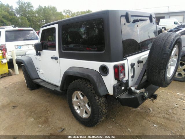 Photo 2 VIN: 1J4AA2D18BL557685 - JEEP WRANGLER 