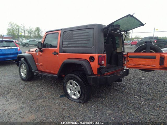 Photo 2 VIN: 1J4AA2D19BL526851 - JEEP WRANGLER 