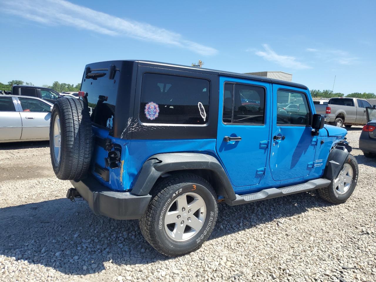 Photo 2 VIN: 1J4BA3H10BL570418 - JEEP WRANGLER 