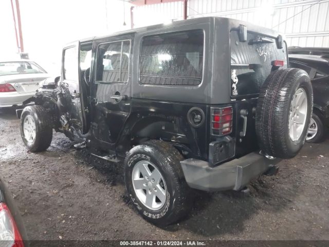 Photo 2 VIN: 1J4BA3H11BL583341 - JEEP WRANGLER UNLIMITED 