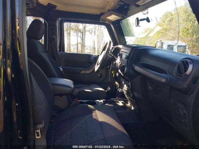 Photo 4 VIN: 1J4BA3H11BL583341 - JEEP WRANGLER UNLIMITED 