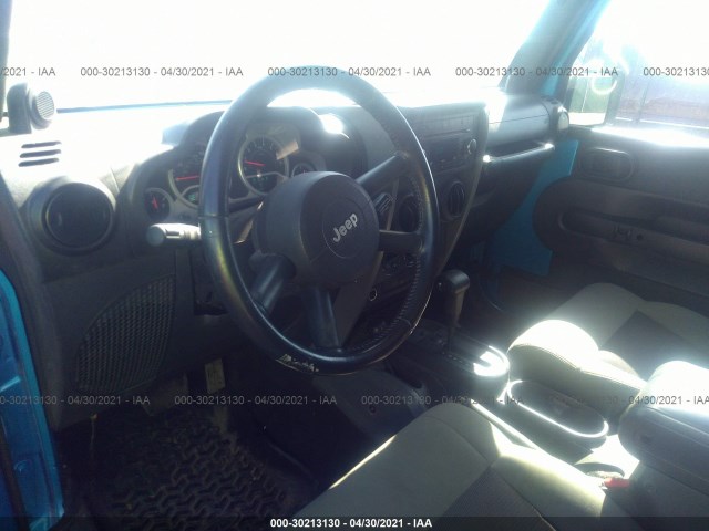 Photo 4 VIN: 1J4BA3H12AL113186 - JEEP WRANGLER UNLIMITED 