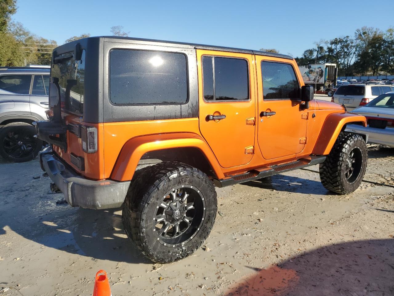 Photo 2 VIN: 1J4BA3H12BL626505 - JEEP WRANGLER 