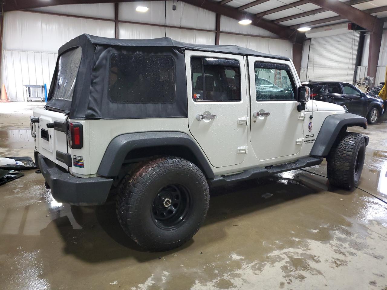 Photo 2 VIN: 1J4BA3H13AL136668 - JEEP WRANGLER 