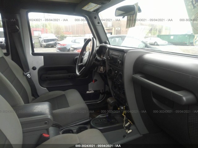 Photo 4 VIN: 1J4BA3H13AL167192 - JEEP WRANGLER UNLIMITED 