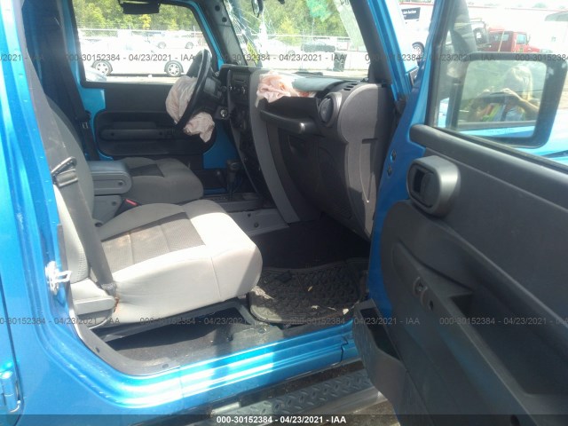 Photo 4 VIN: 1J4BA3H13AL228010 - JEEP WRANGLER UNLIMITED 