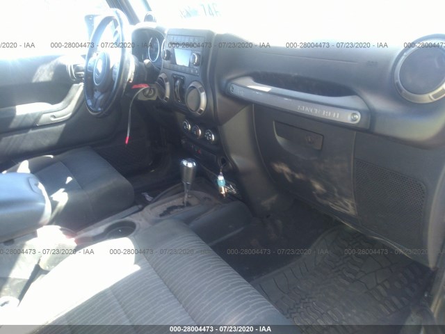 Photo 4 VIN: 1J4BA3H13BL508981 - JEEP WRANGLER UNLIMITED 