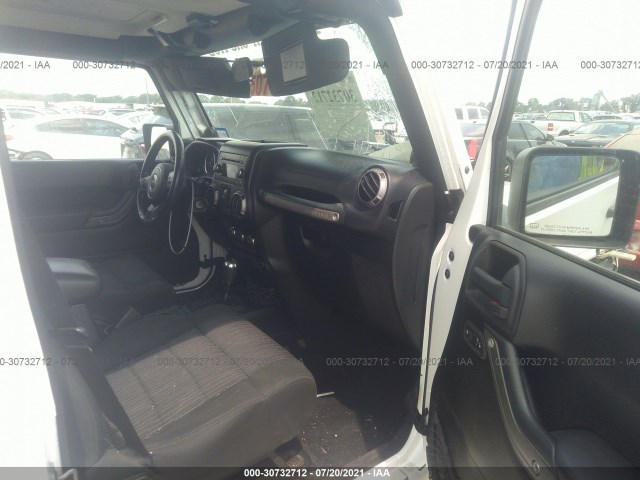 Photo 4 VIN: 1J4BA3H14BL629793 - JEEP WRANGLER UNLIMITED 