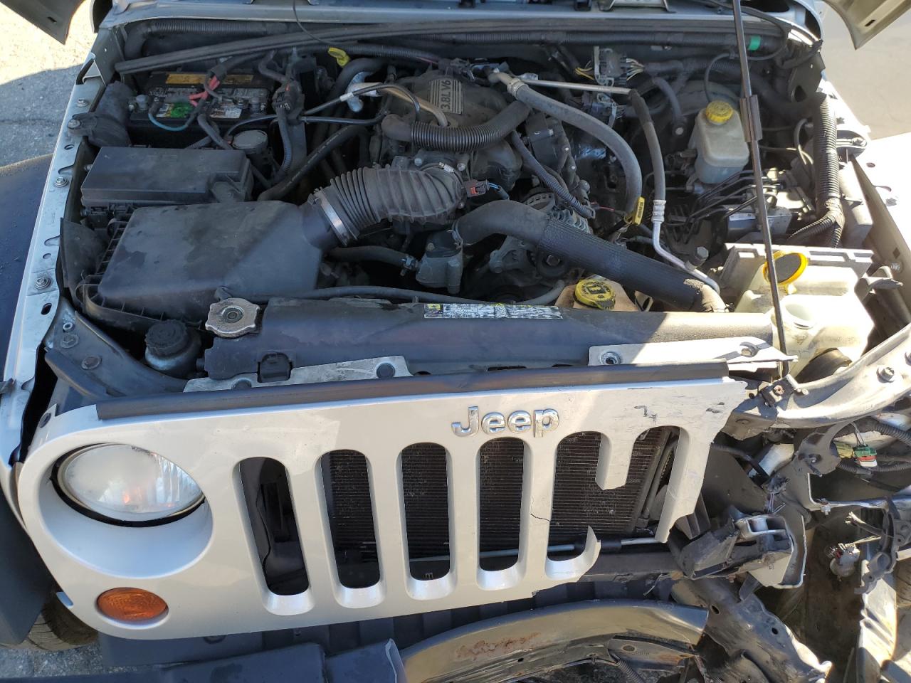 Photo 10 VIN: 1J4BA3H17BL548206 - JEEP WRANGLER 