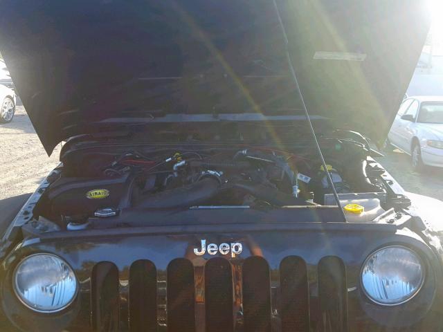 Photo 6 VIN: 1J4BA3H18BL523461 - JEEP WRANGLER U 