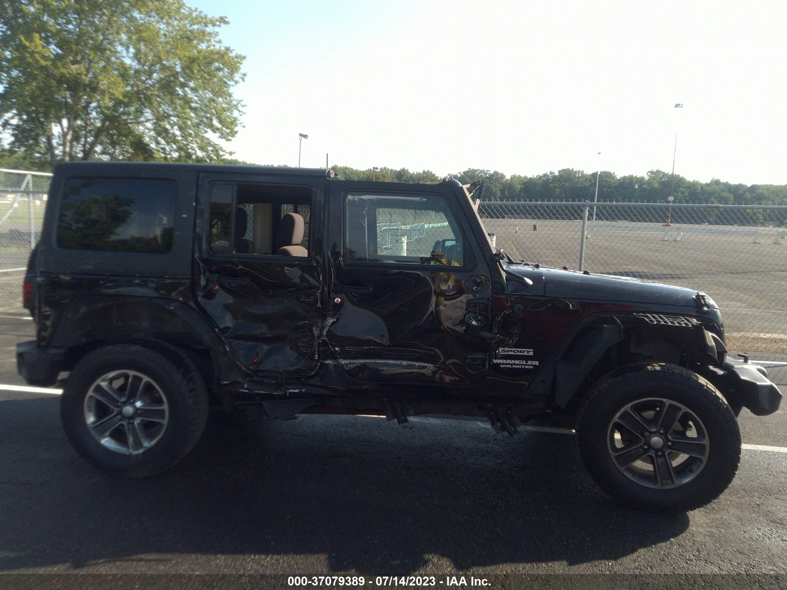 Photo 12 VIN: 1J4BA3H18BL524304 - JEEP WRANGLER 