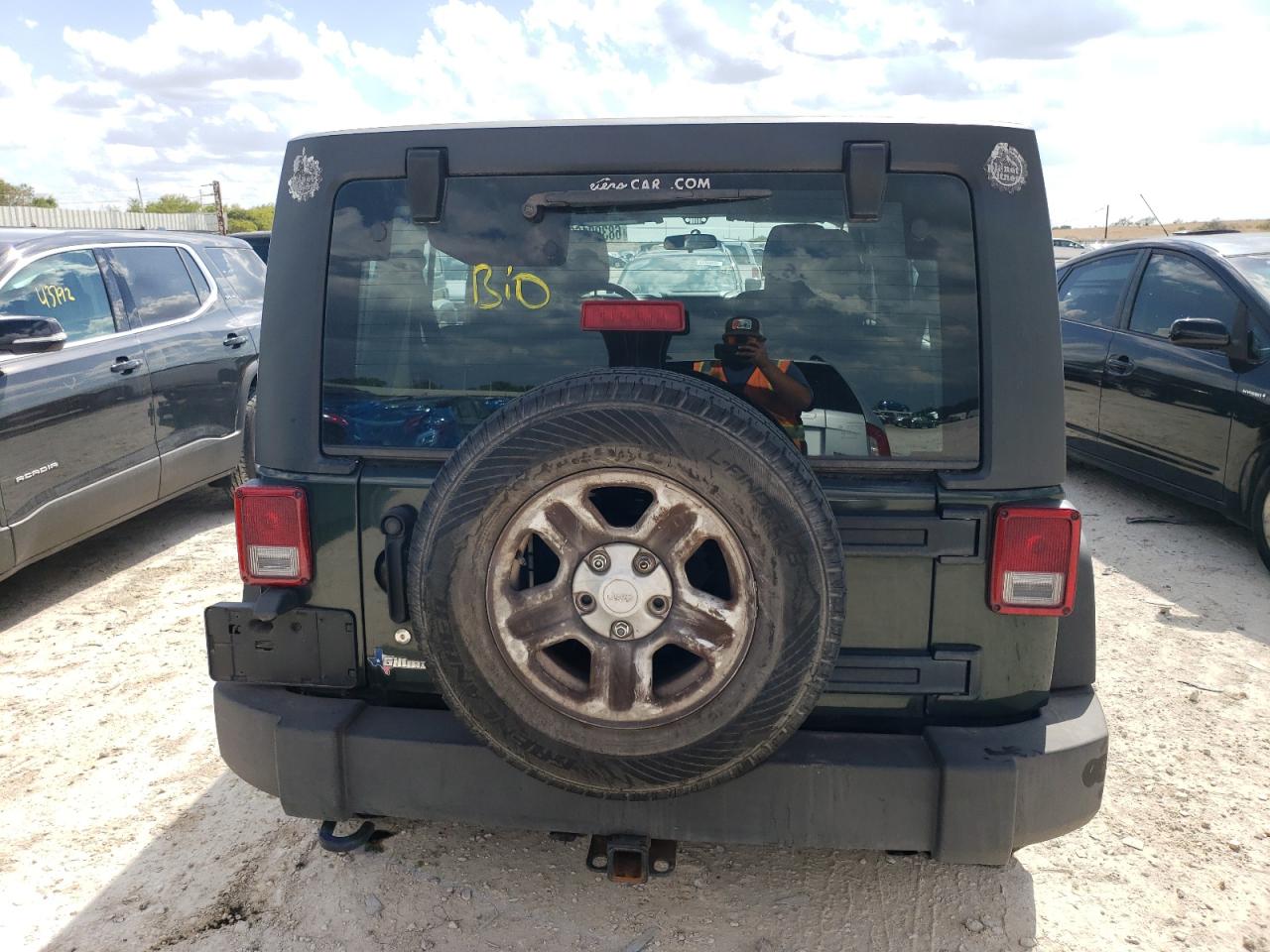 Photo 5 VIN: 1J4BA3H1XBL565047 - JEEP WRANGLER 