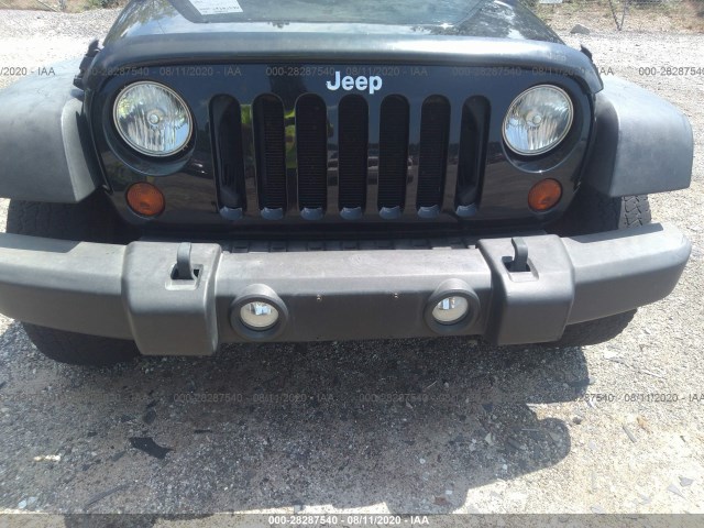 Photo 5 VIN: 1J4BA3H1XBL583502 - JEEP WRANGLER UNLIMITED 