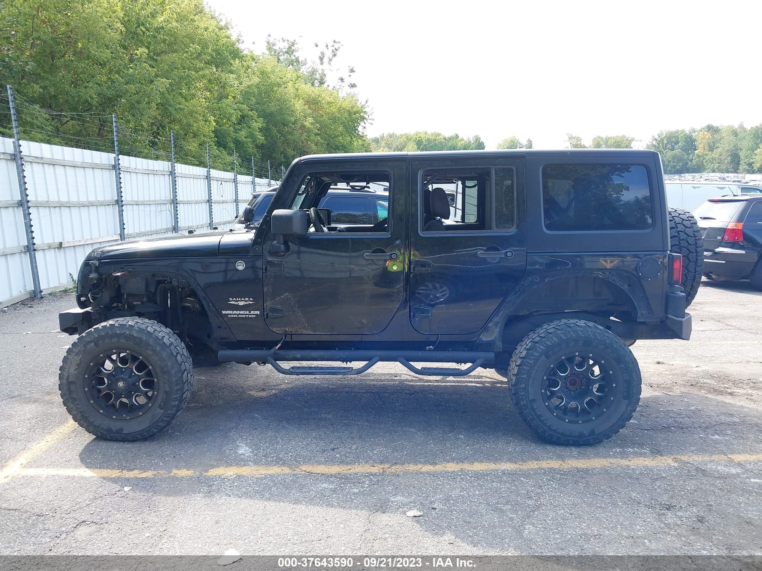 Photo 13 VIN: 1J4BA5H13BL588956 - JEEP WRANGLER 