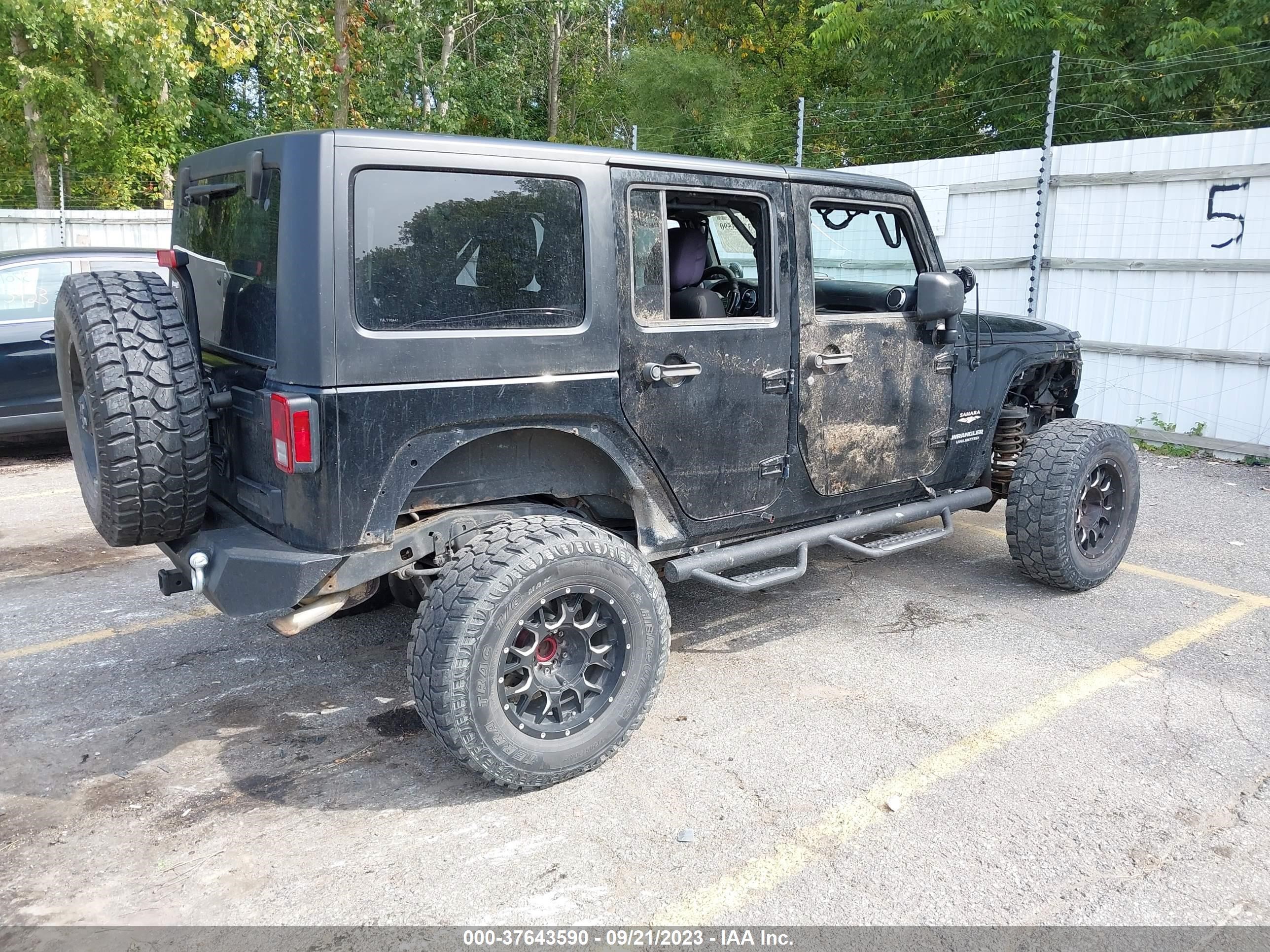 Photo 3 VIN: 1J4BA5H13BL588956 - JEEP WRANGLER 