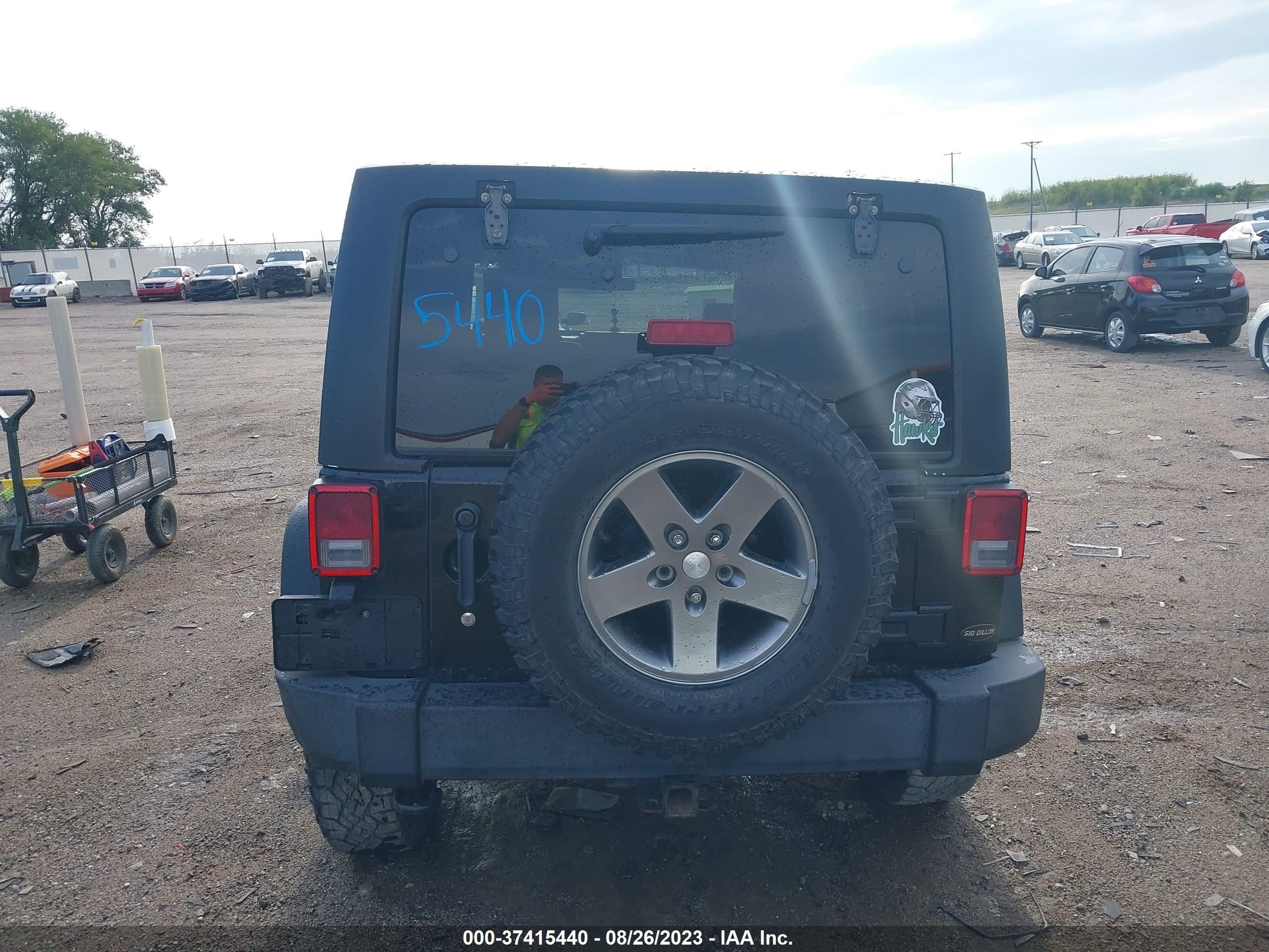 Photo 15 VIN: 1J4BA6H1XAL109792 - JEEP WRANGLER 