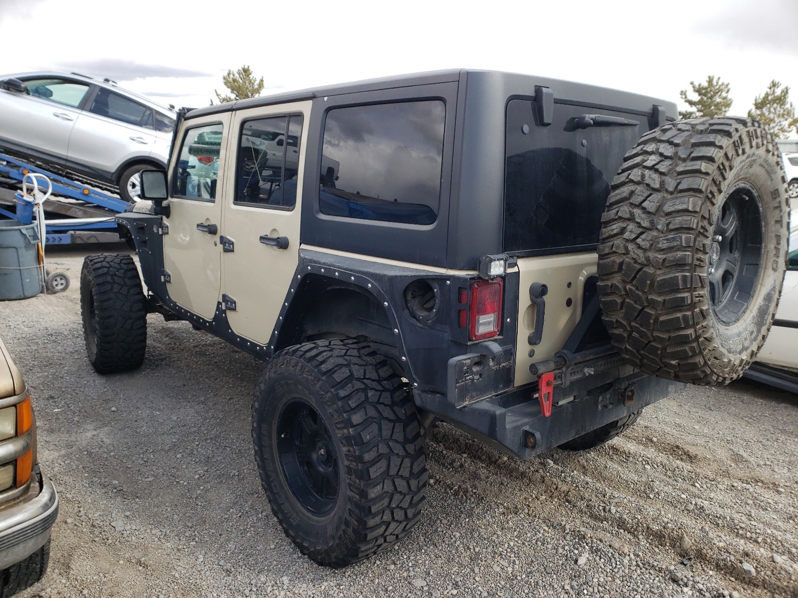 Photo 2 VIN: 1J4BA6H1XBL568127 - JEEP WRANGLER U 