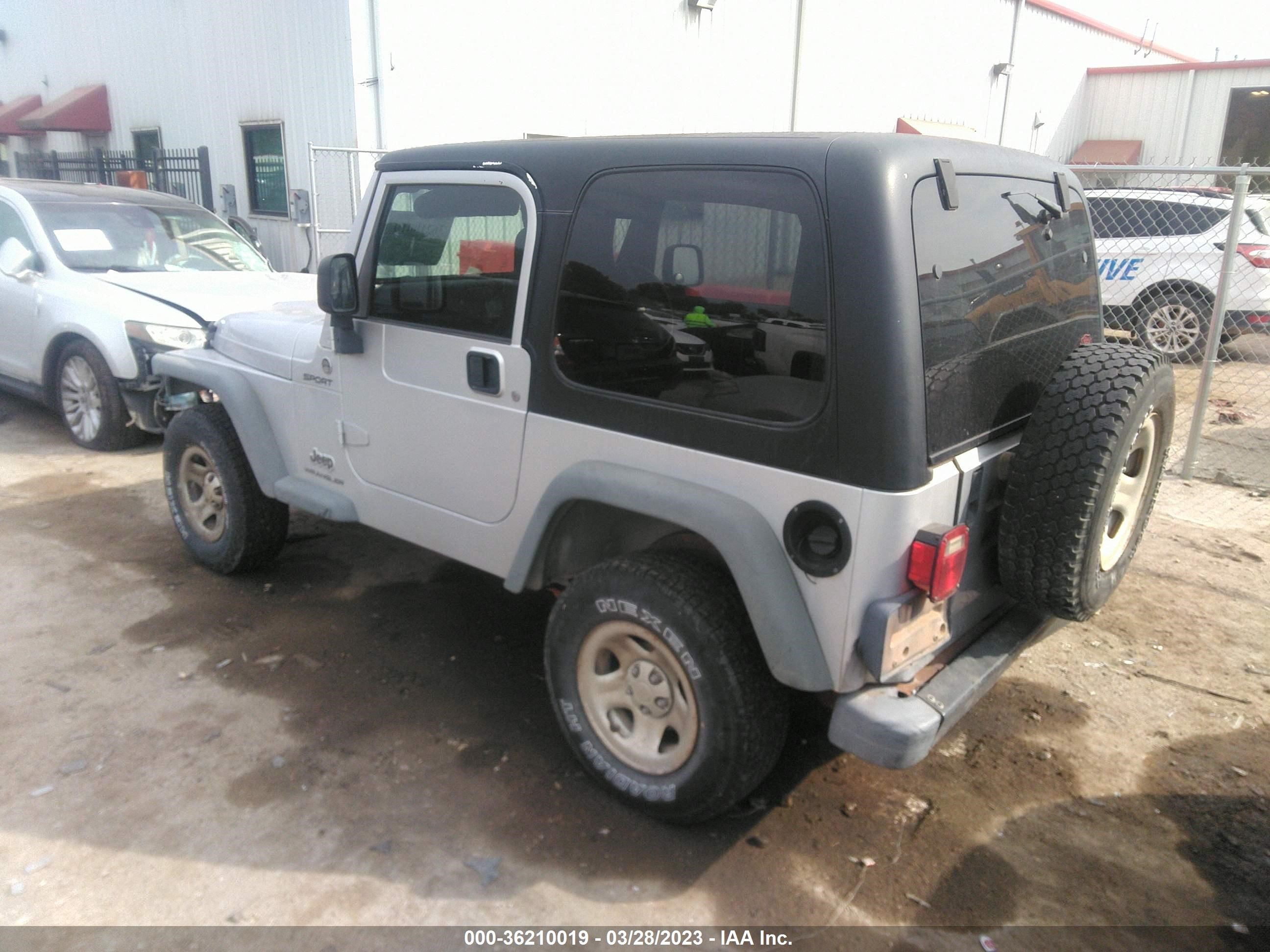 Photo 2 VIN: 1J4F449S96P762165 - JEEP WRANGLER 