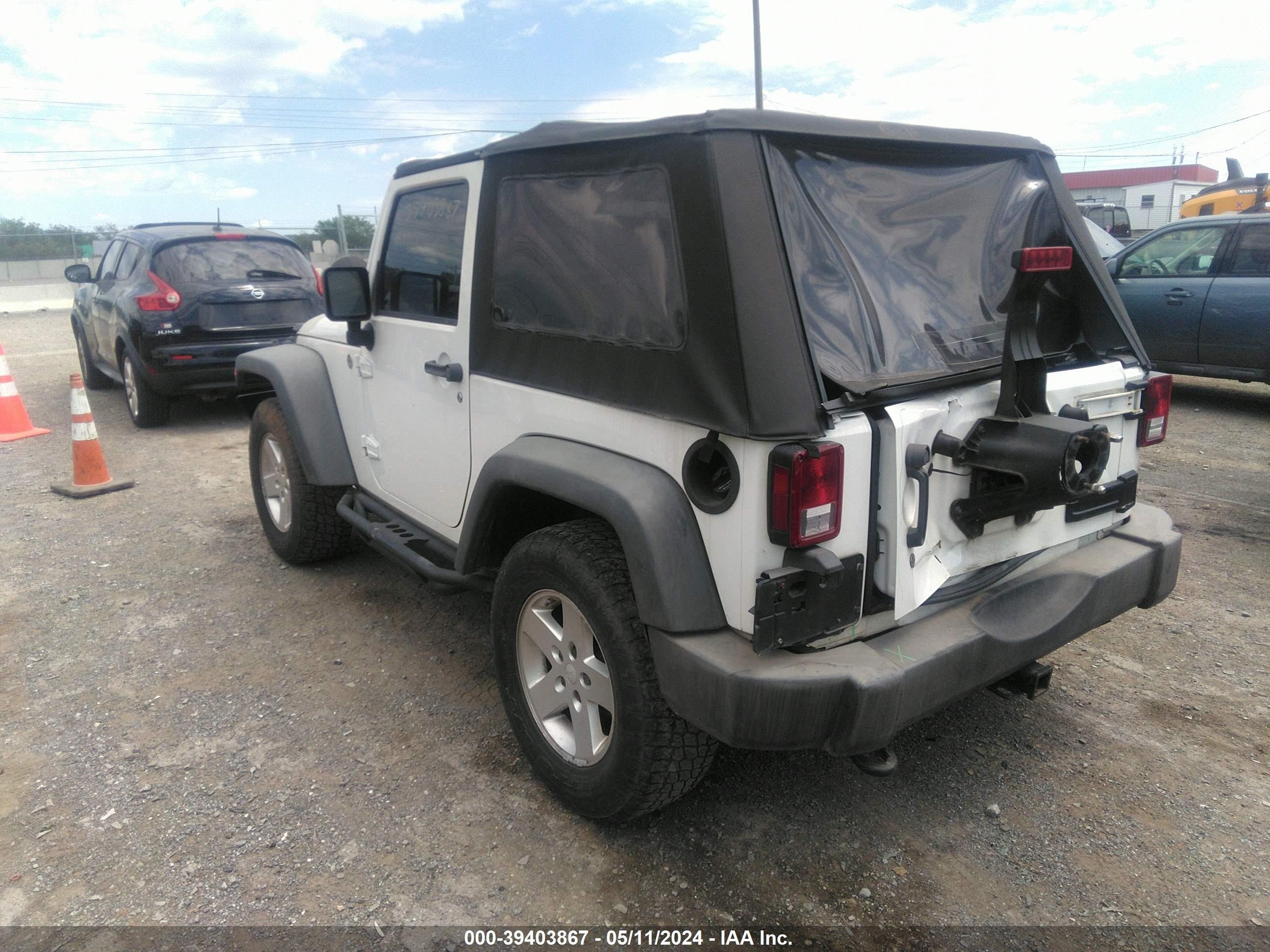 Photo 2 VIN: 1J4FA24119L786371 - JEEP WRANGLER 