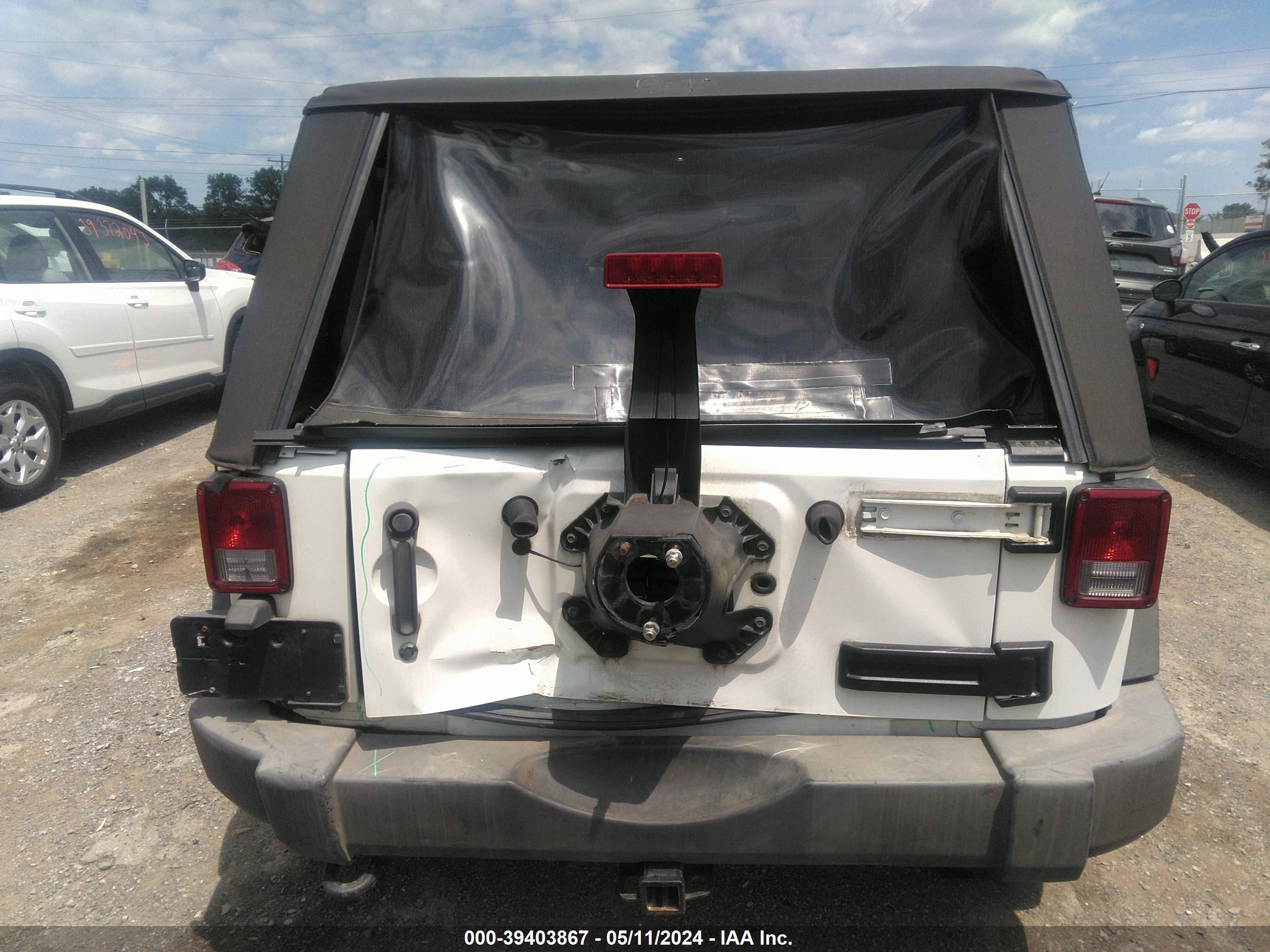 Photo 5 VIN: 1J4FA24119L786371 - JEEP WRANGLER 