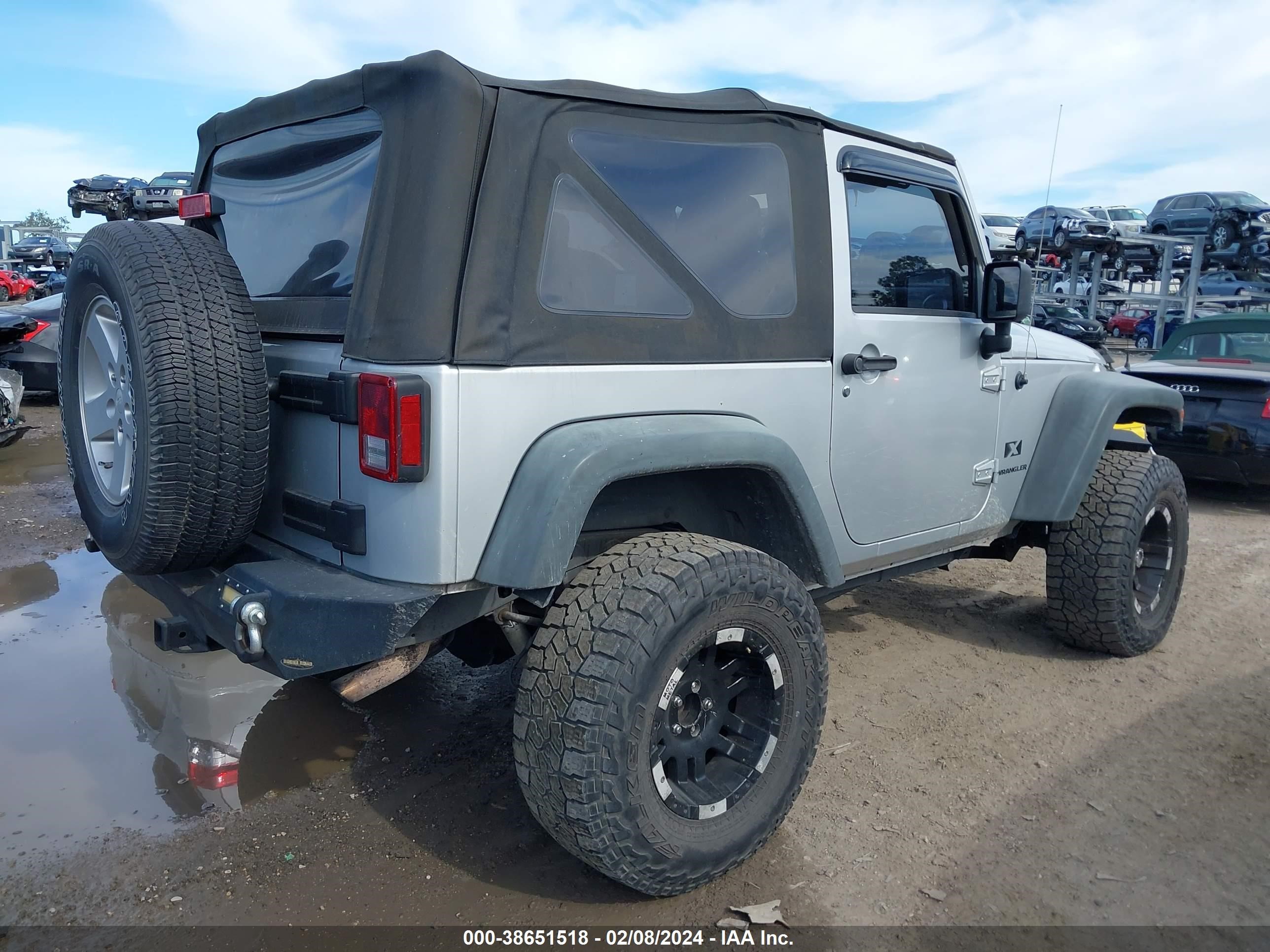 Photo 3 VIN: 1J4FA24128L535793 - JEEP WRANGLER 