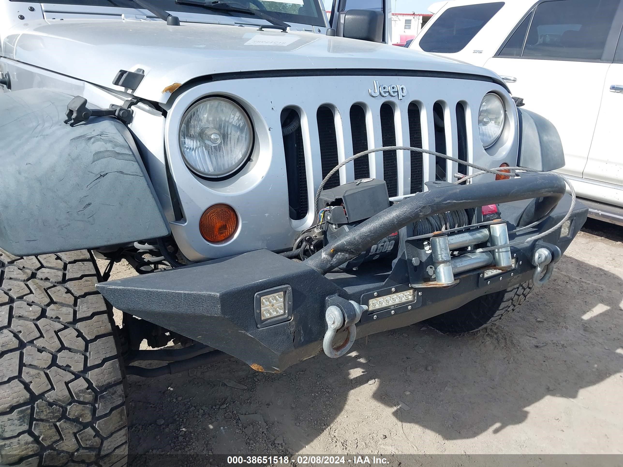 Photo 5 VIN: 1J4FA24128L535793 - JEEP WRANGLER 