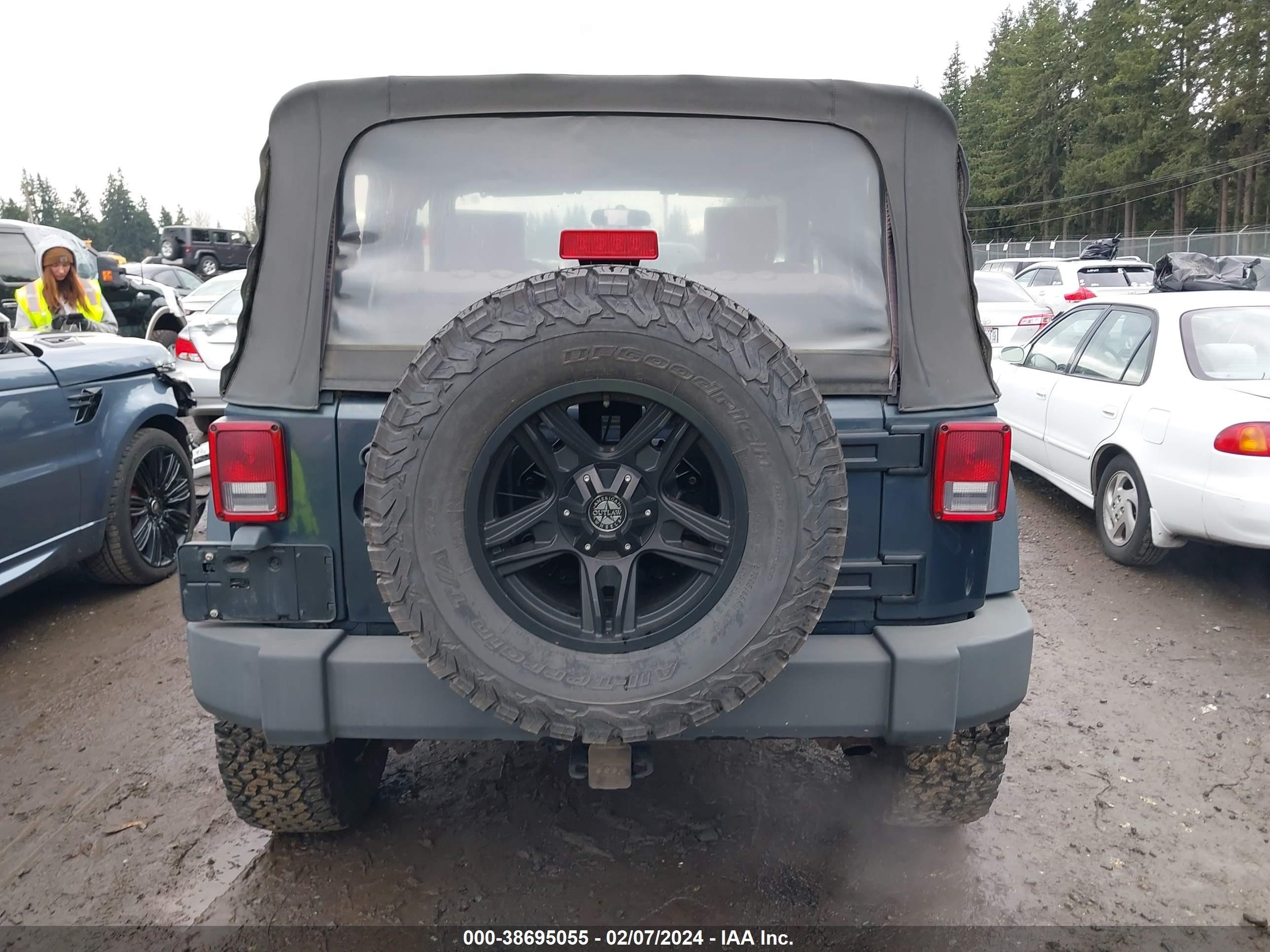 Photo 15 VIN: 1J4FA24128L632847 - JEEP WRANGLER 