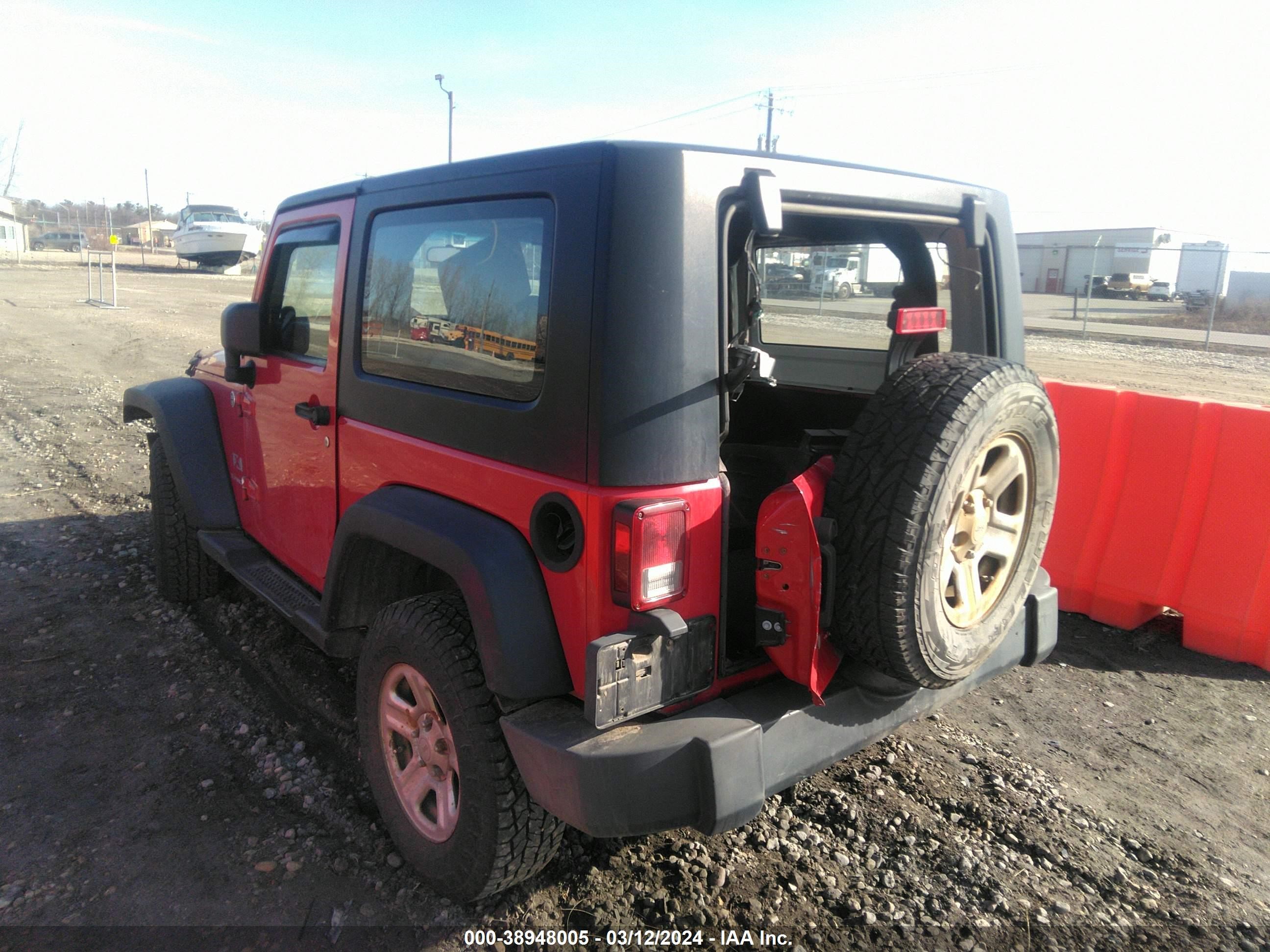 Photo 2 VIN: 1J4FA24138L610596 - JEEP WRANGLER 