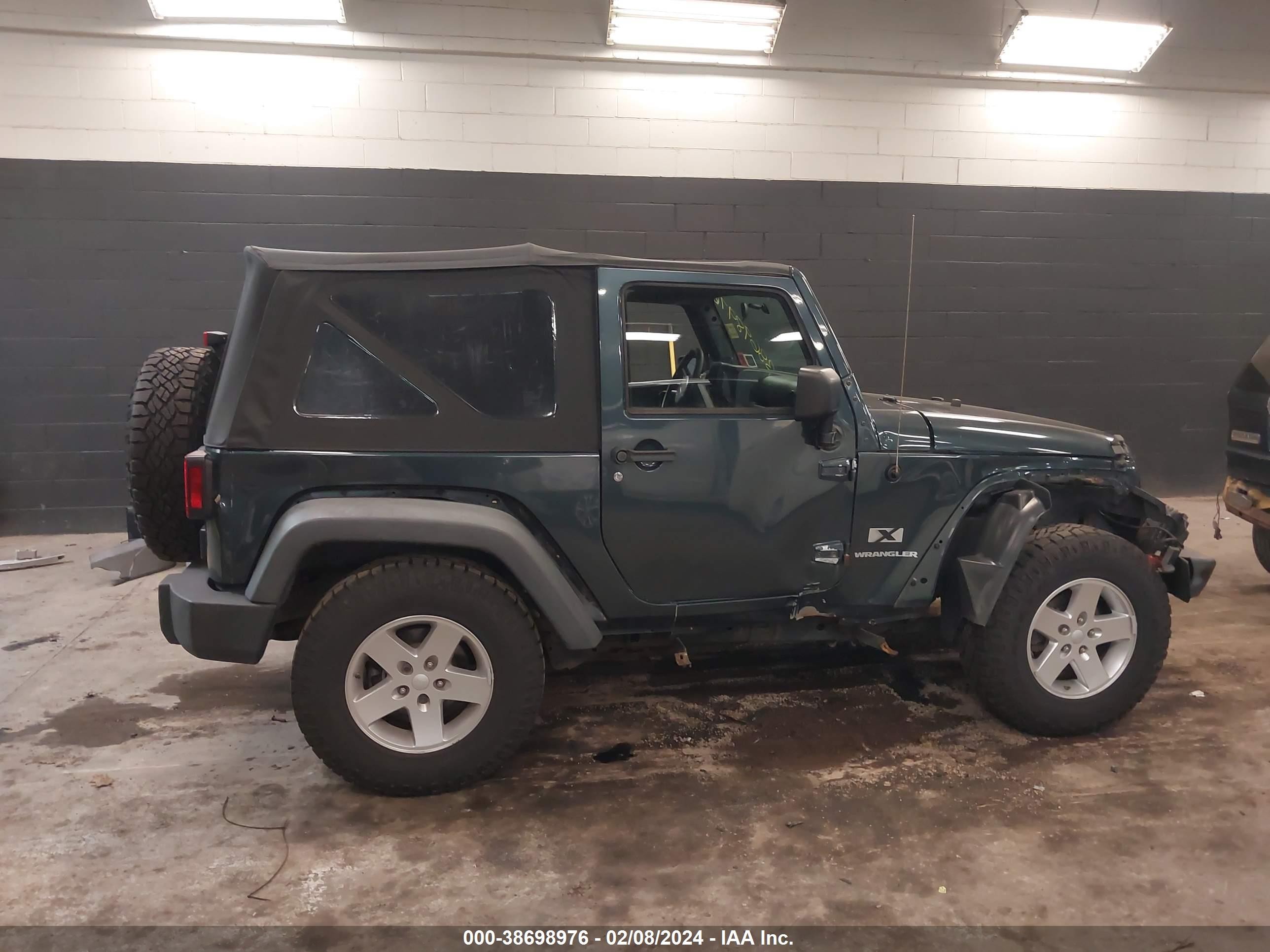 Photo 13 VIN: 1J4FA24147L107092 - JEEP WRANGLER 