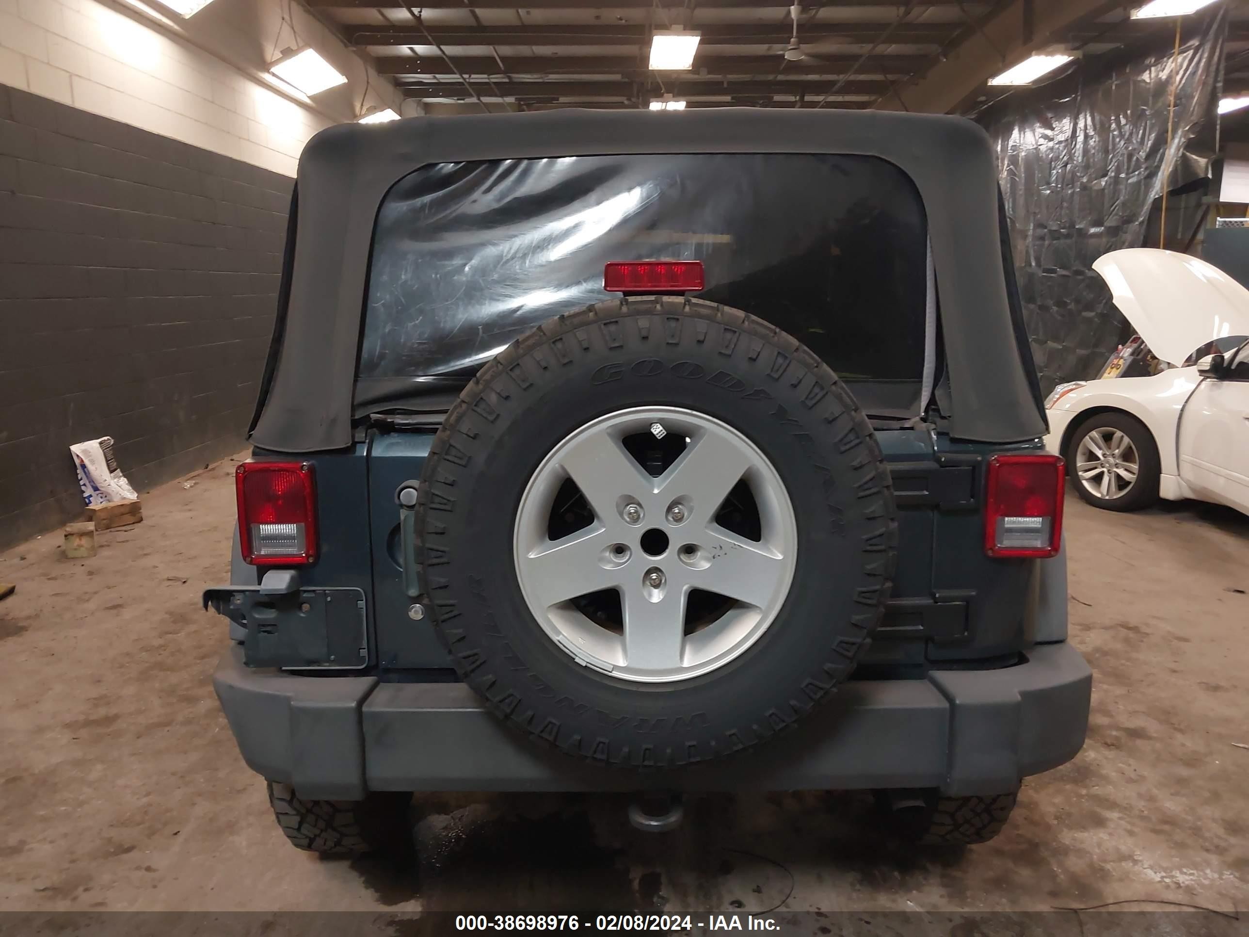 Photo 16 VIN: 1J4FA24147L107092 - JEEP WRANGLER 