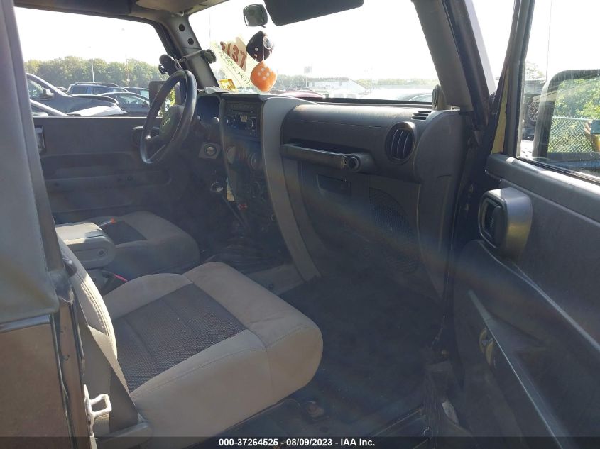 Photo 4 VIN: 1J4FA24148L649679 - JEEP WRANGLER 