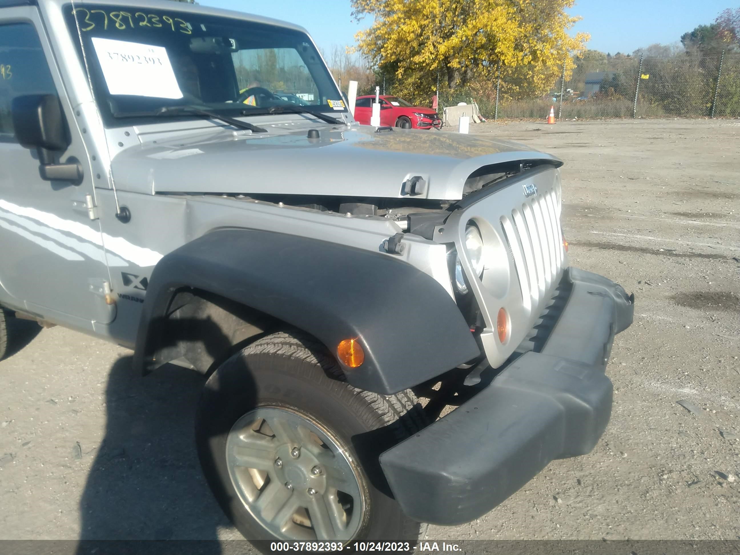 Photo 11 VIN: 1J4FA24157L171853 - JEEP WRANGLER 