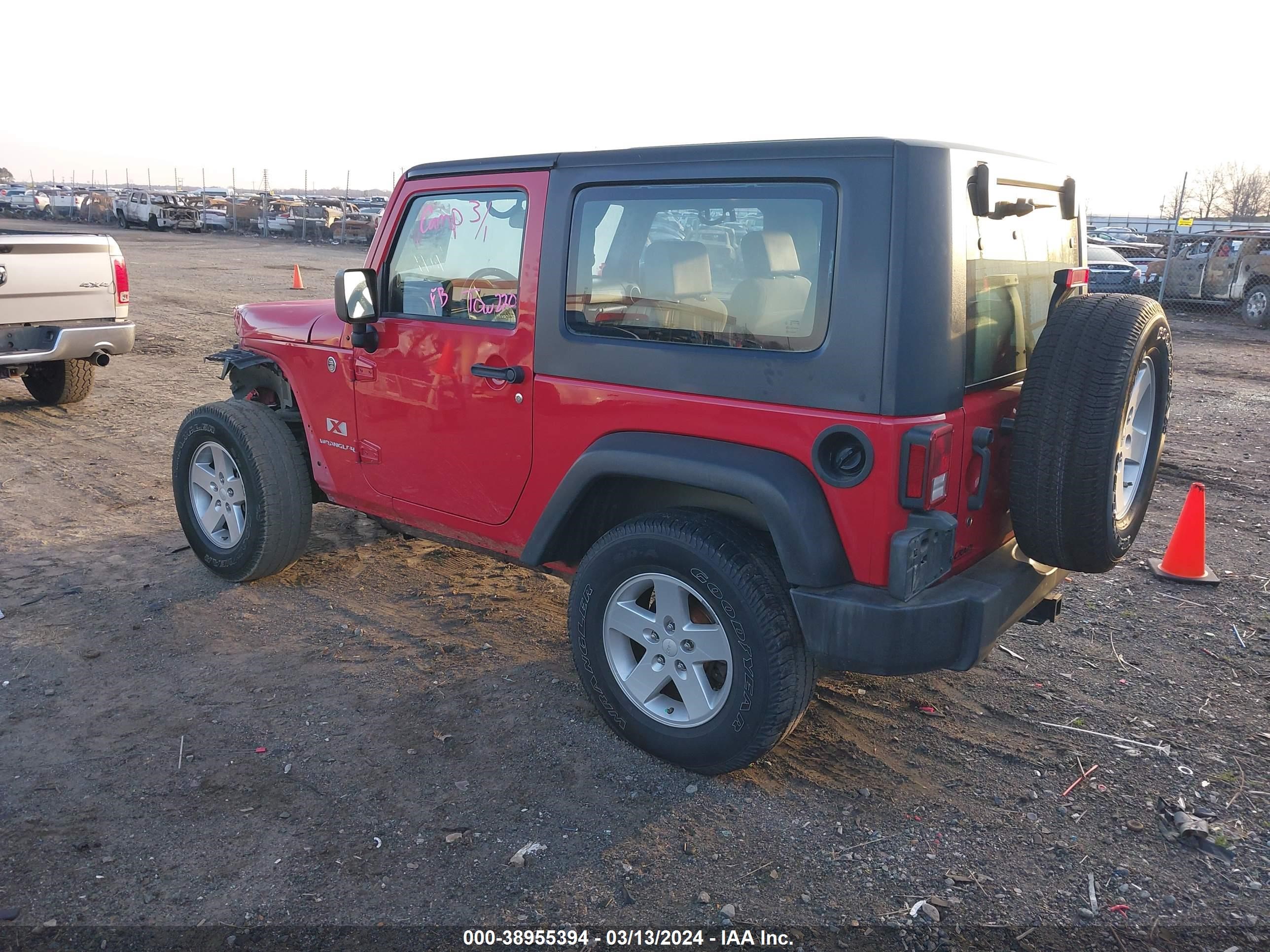 Photo 2 VIN: 1J4FA24158L601429 - JEEP WRANGLER 