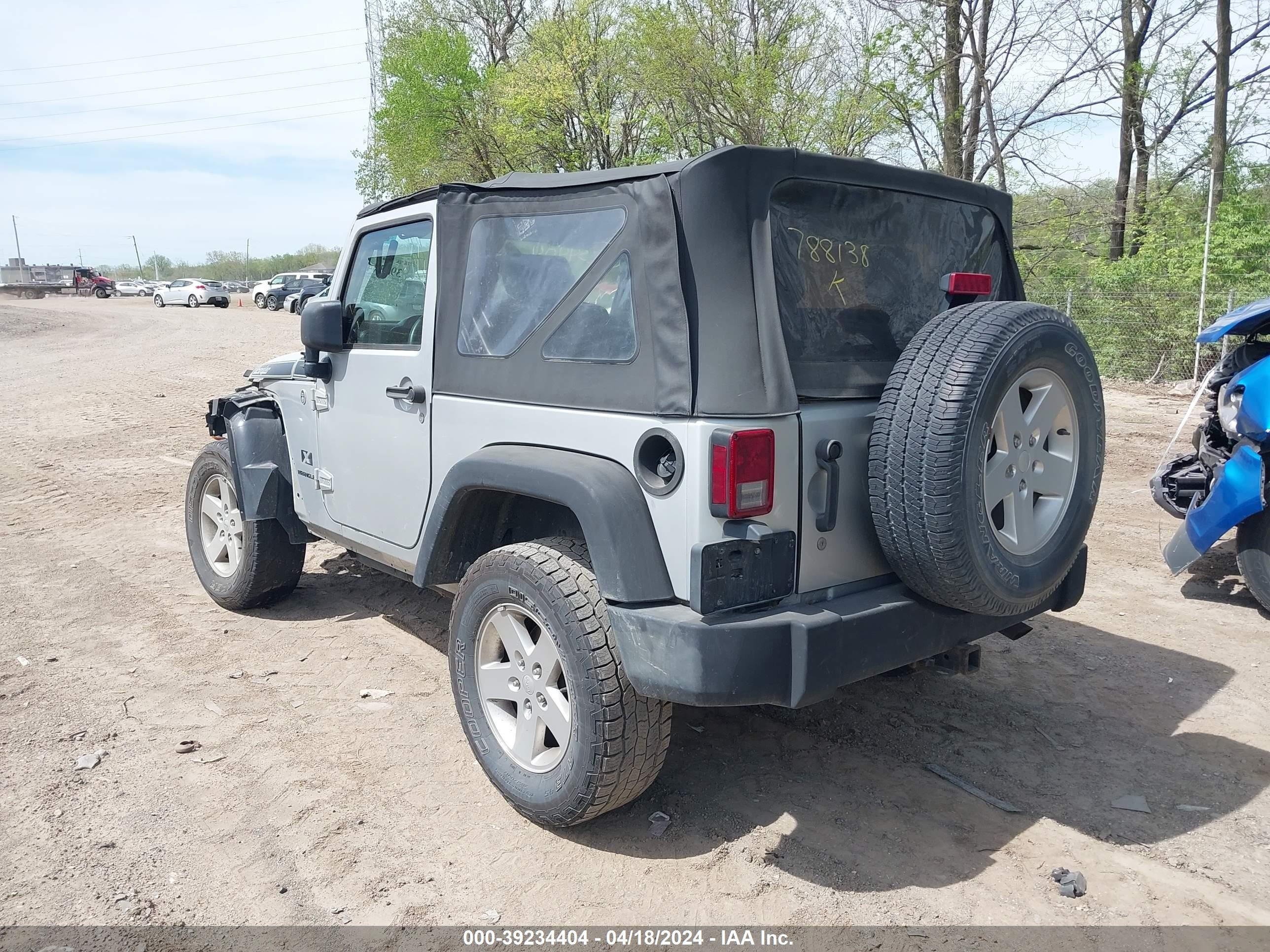 Photo 2 VIN: 1J4FA24159L788138 - JEEP WRANGLER 