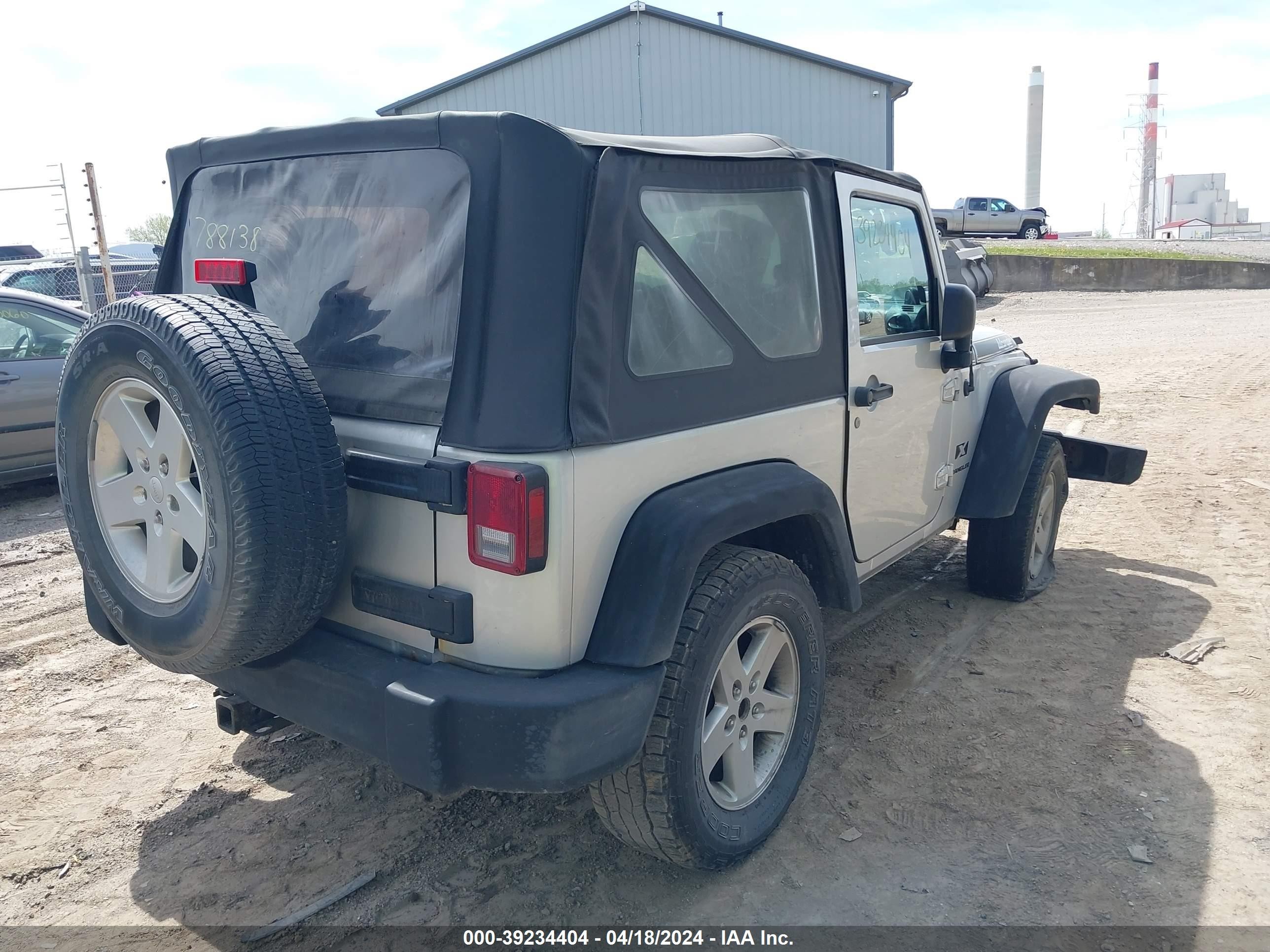 Photo 3 VIN: 1J4FA24159L788138 - JEEP WRANGLER 