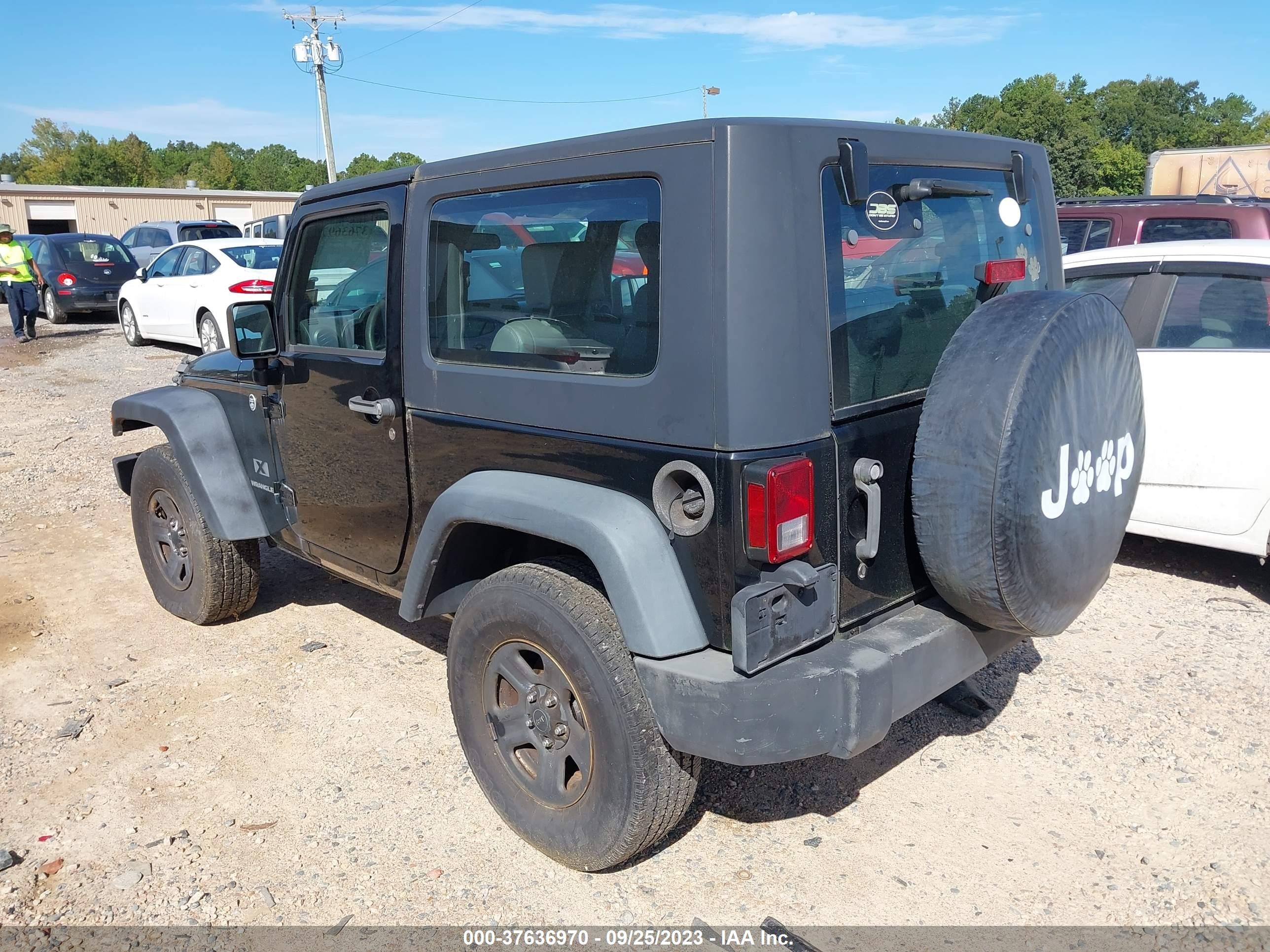 Photo 2 VIN: 1J4FA24189L755344 - JEEP WRANGLER 