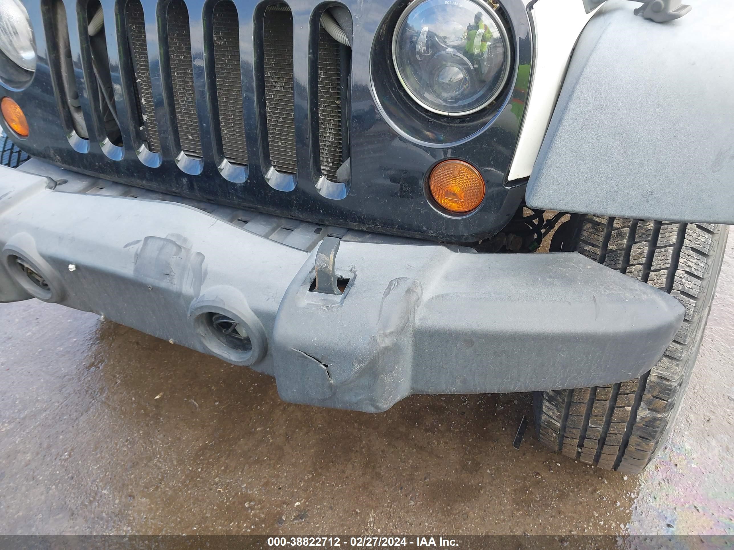 Photo 5 VIN: 1J4FA24199L705553 - JEEP WRANGLER 