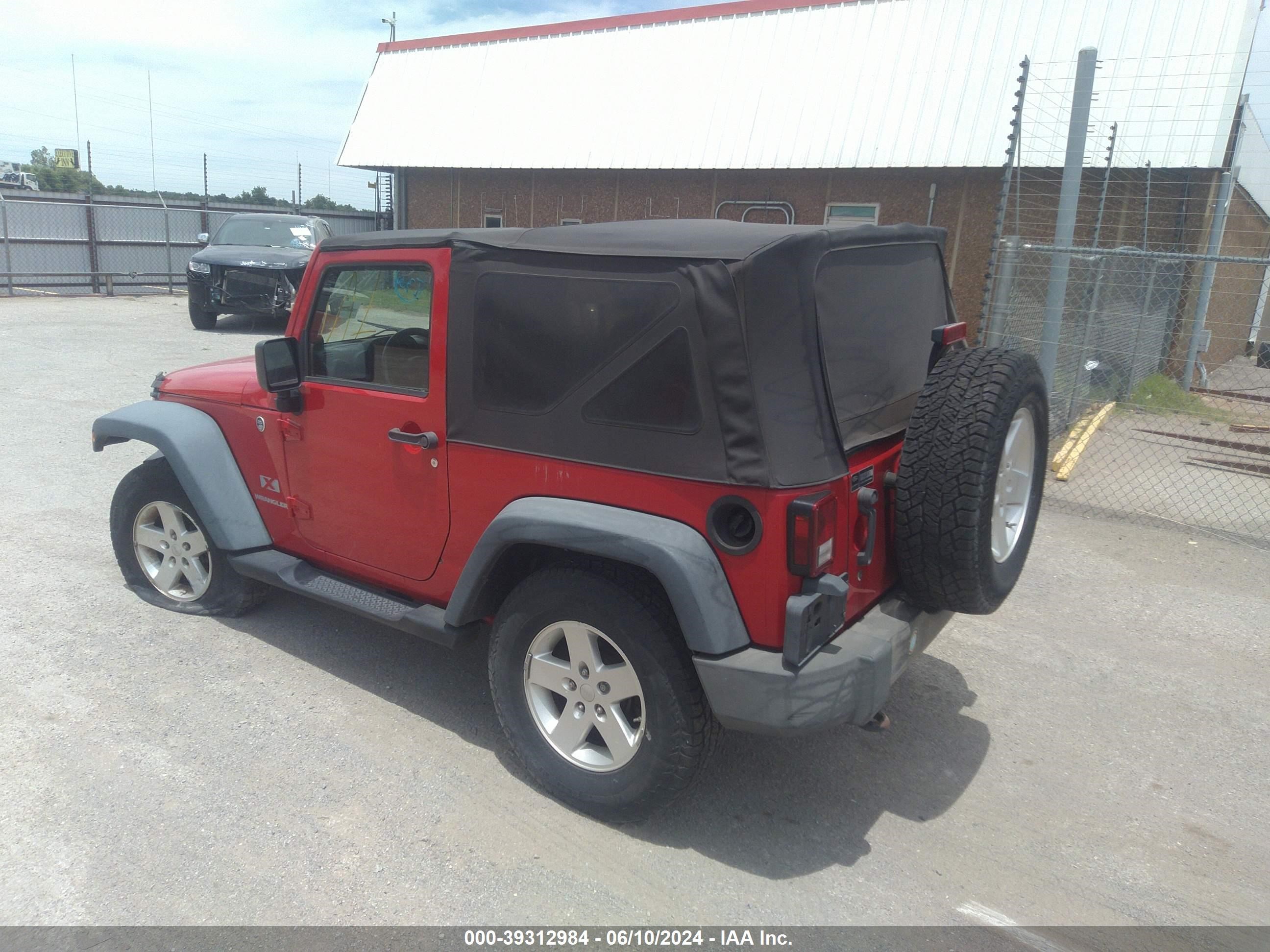 Photo 2 VIN: 1J4FA241X9L771240 - JEEP WRANGLER 