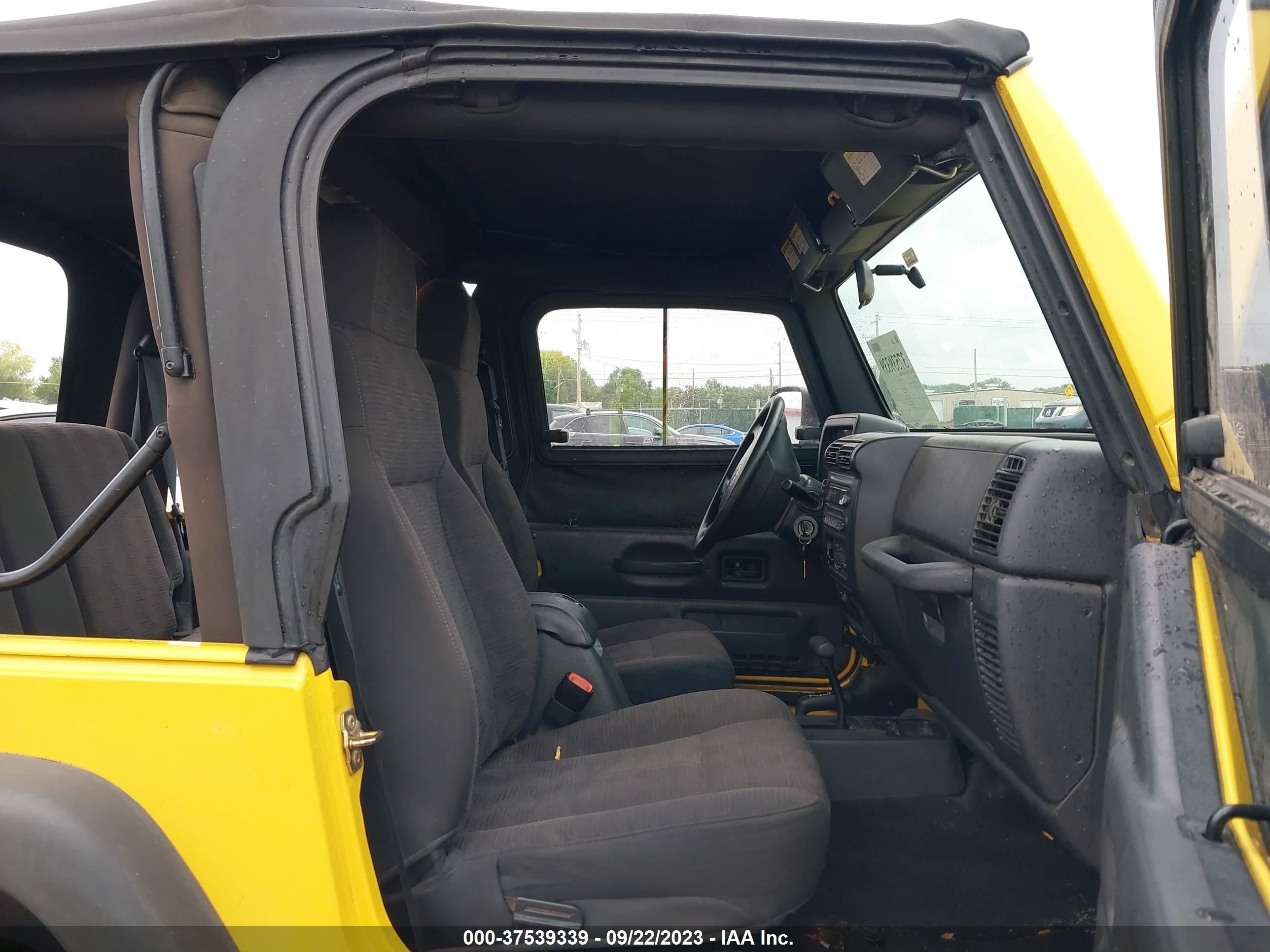 Photo 4 VIN: 1J4FA29184P796485 - JEEP WRANGLER 