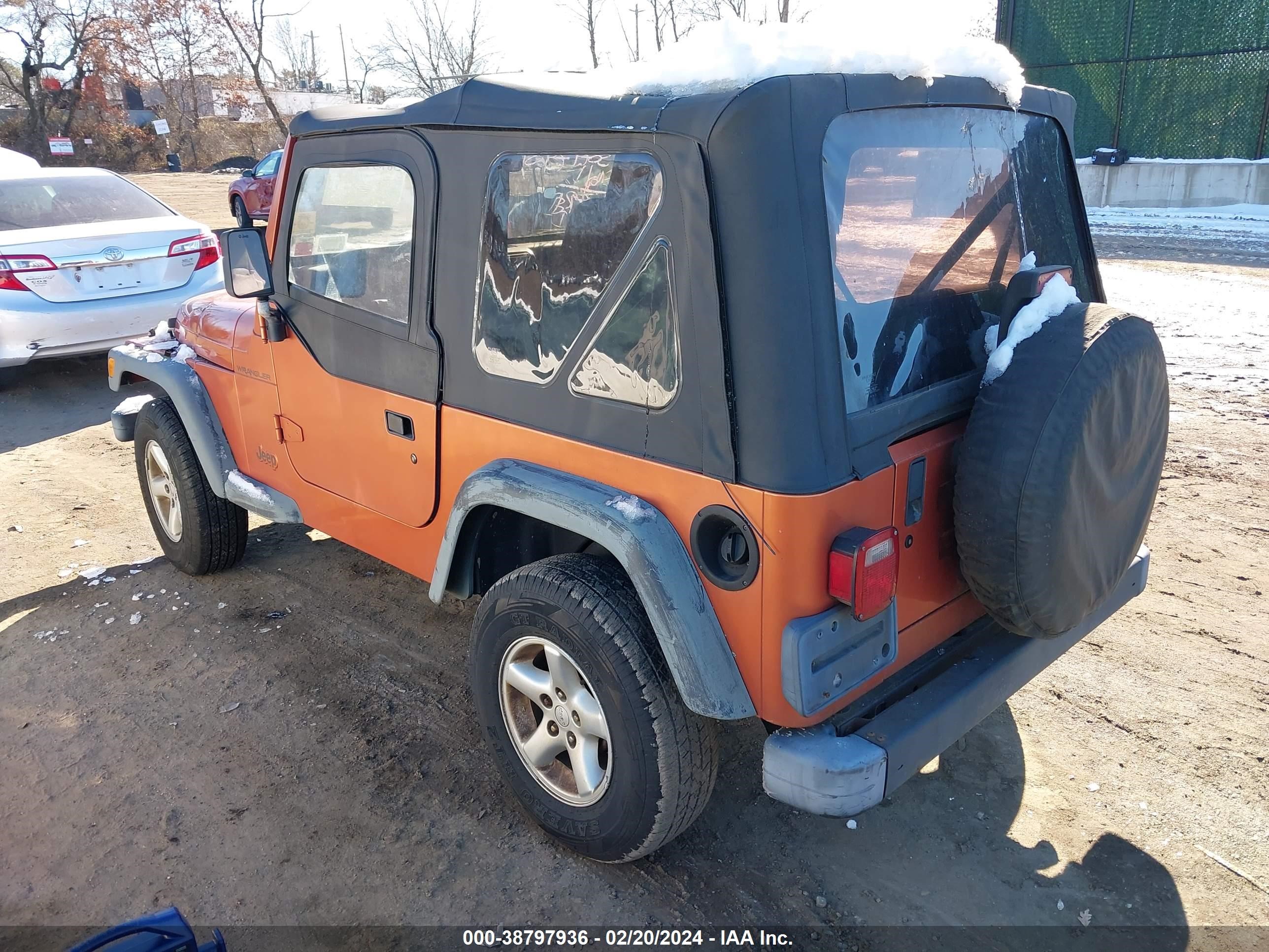 Photo 2 VIN: 1J4FA29P0YP800636 - JEEP WRANGLER 