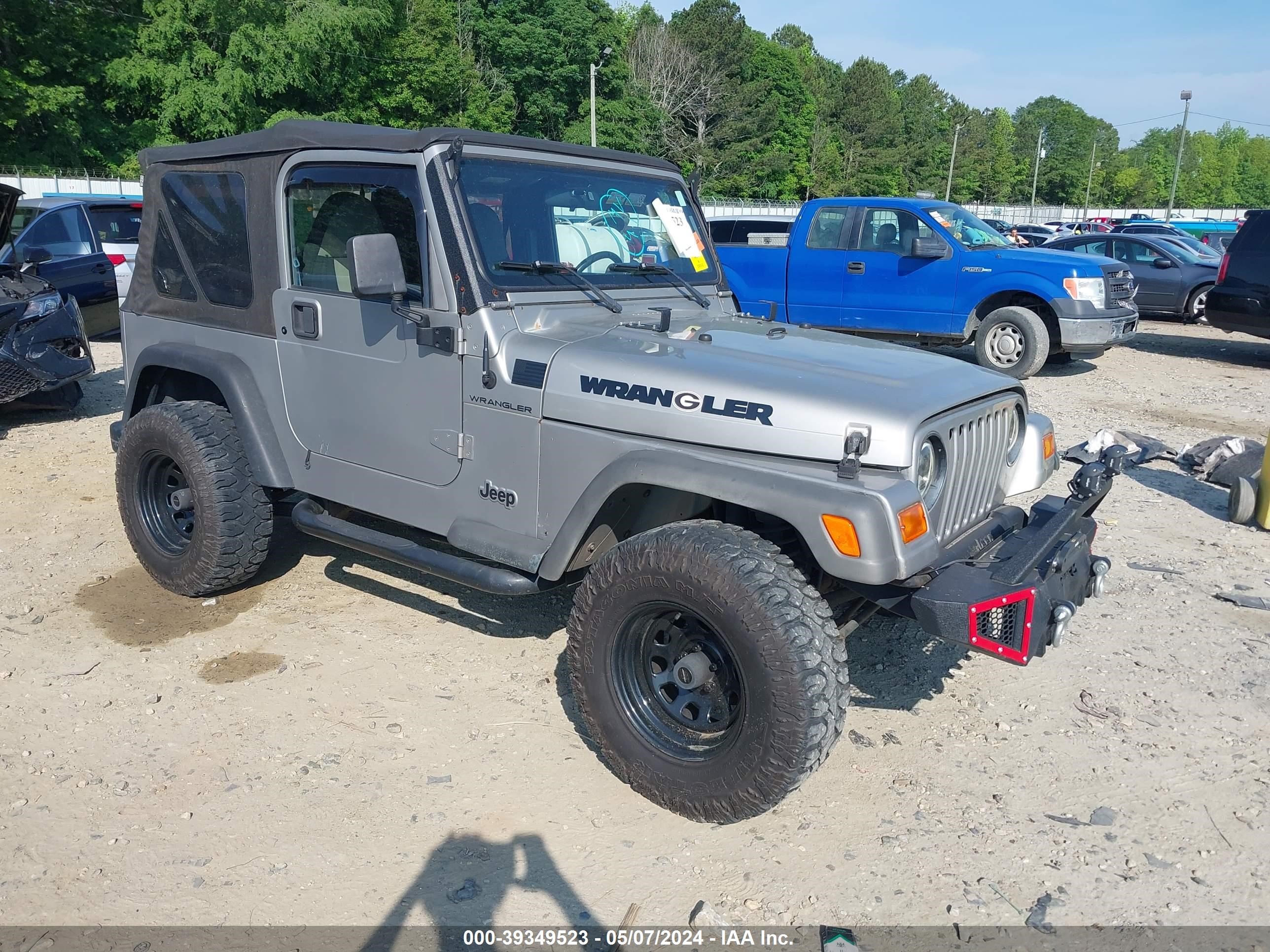 Photo 1 VIN: 1J4FA29P2YP753271 - JEEP WRANGLER 