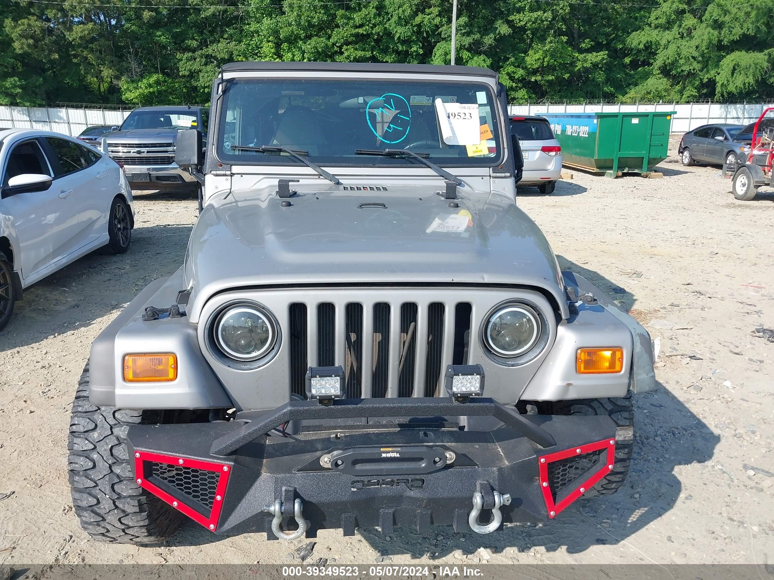 Photo 12 VIN: 1J4FA29P2YP753271 - JEEP WRANGLER 