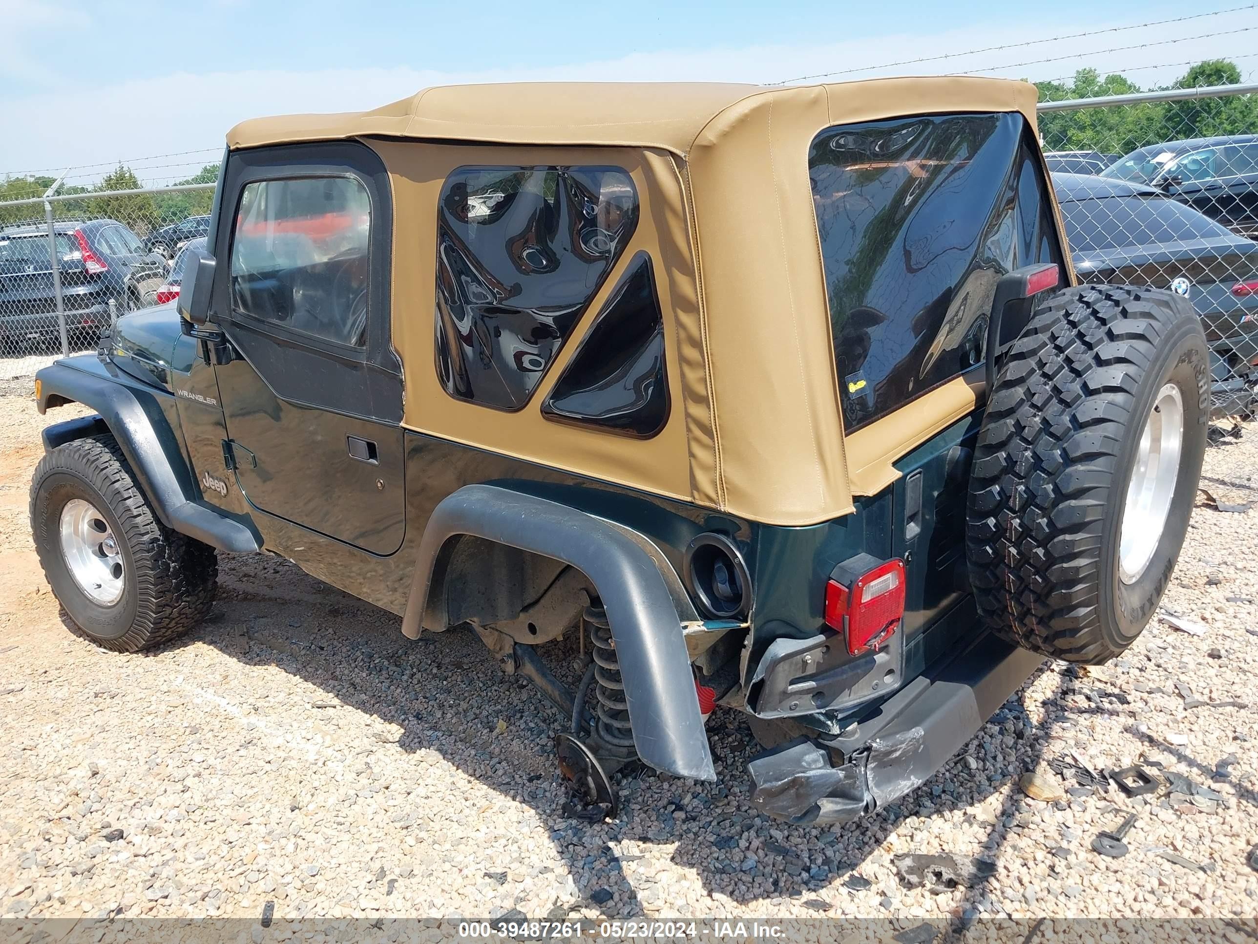 Photo 2 VIN: 1J4FA29P41P317866 - JEEP WRANGLER 