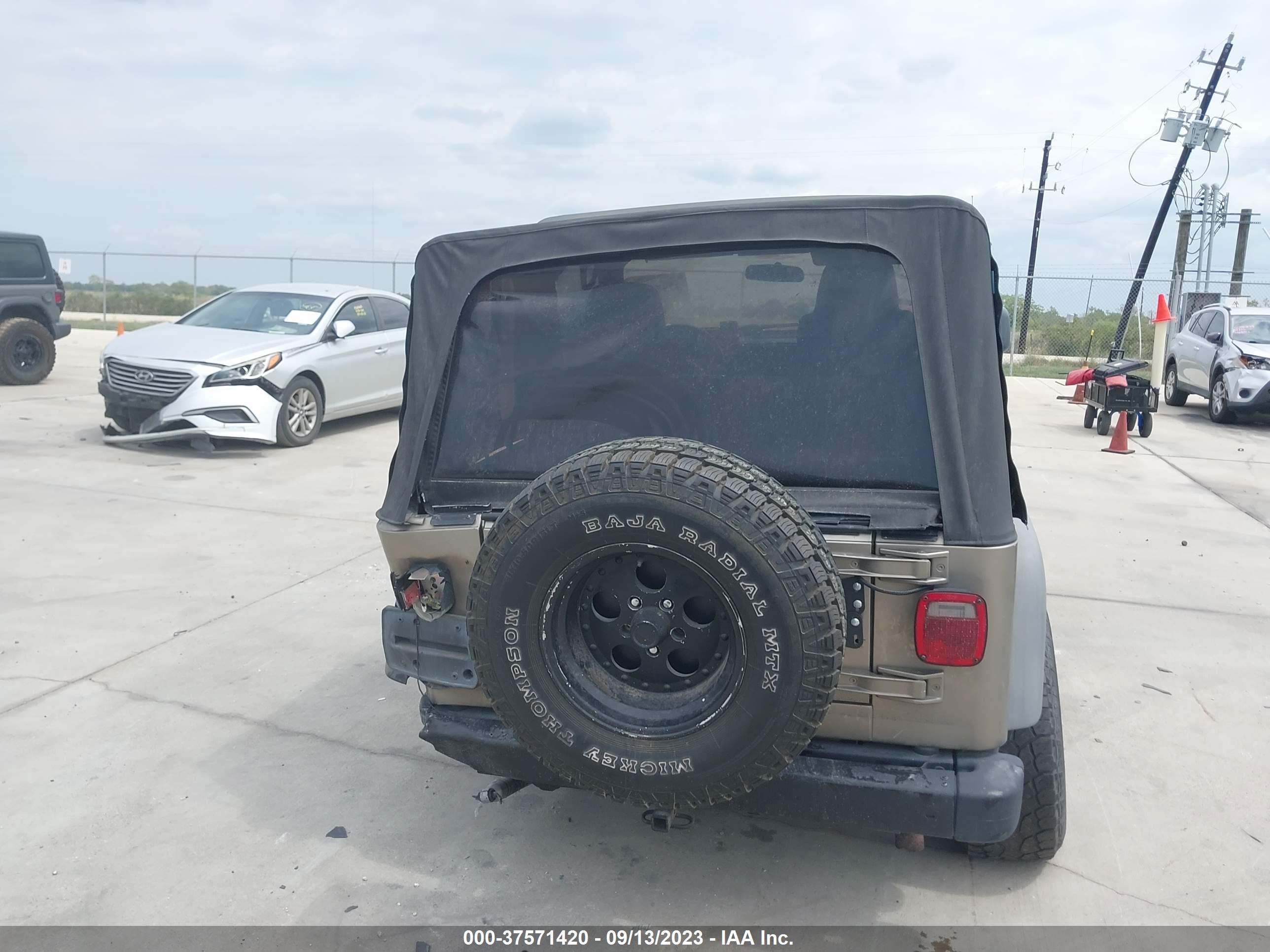 Photo 15 VIN: 1J4FA39S03P347959 - JEEP WRANGLER 