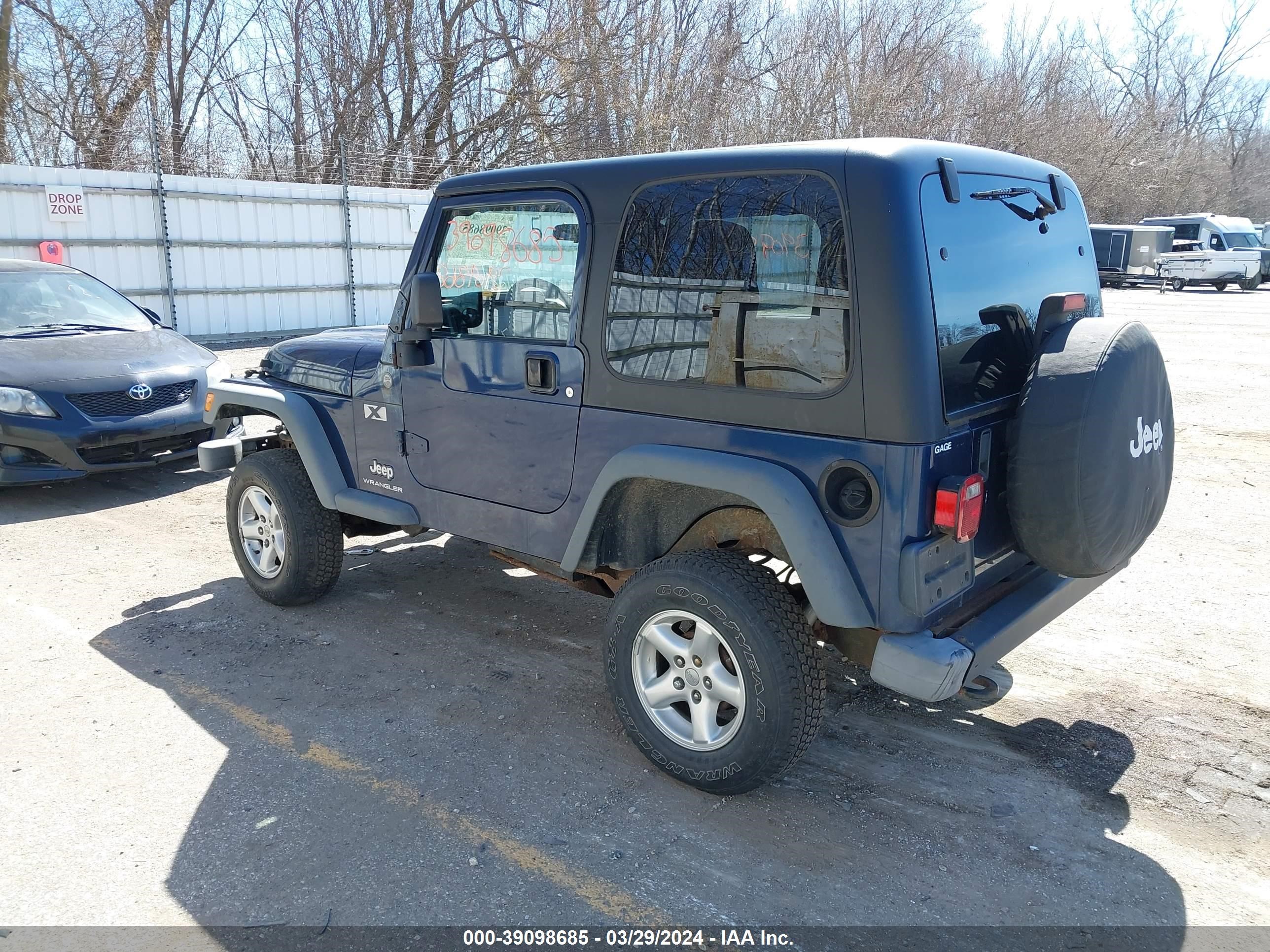 Photo 2 VIN: 1J4FA39S14P776769 - JEEP WRANGLER 