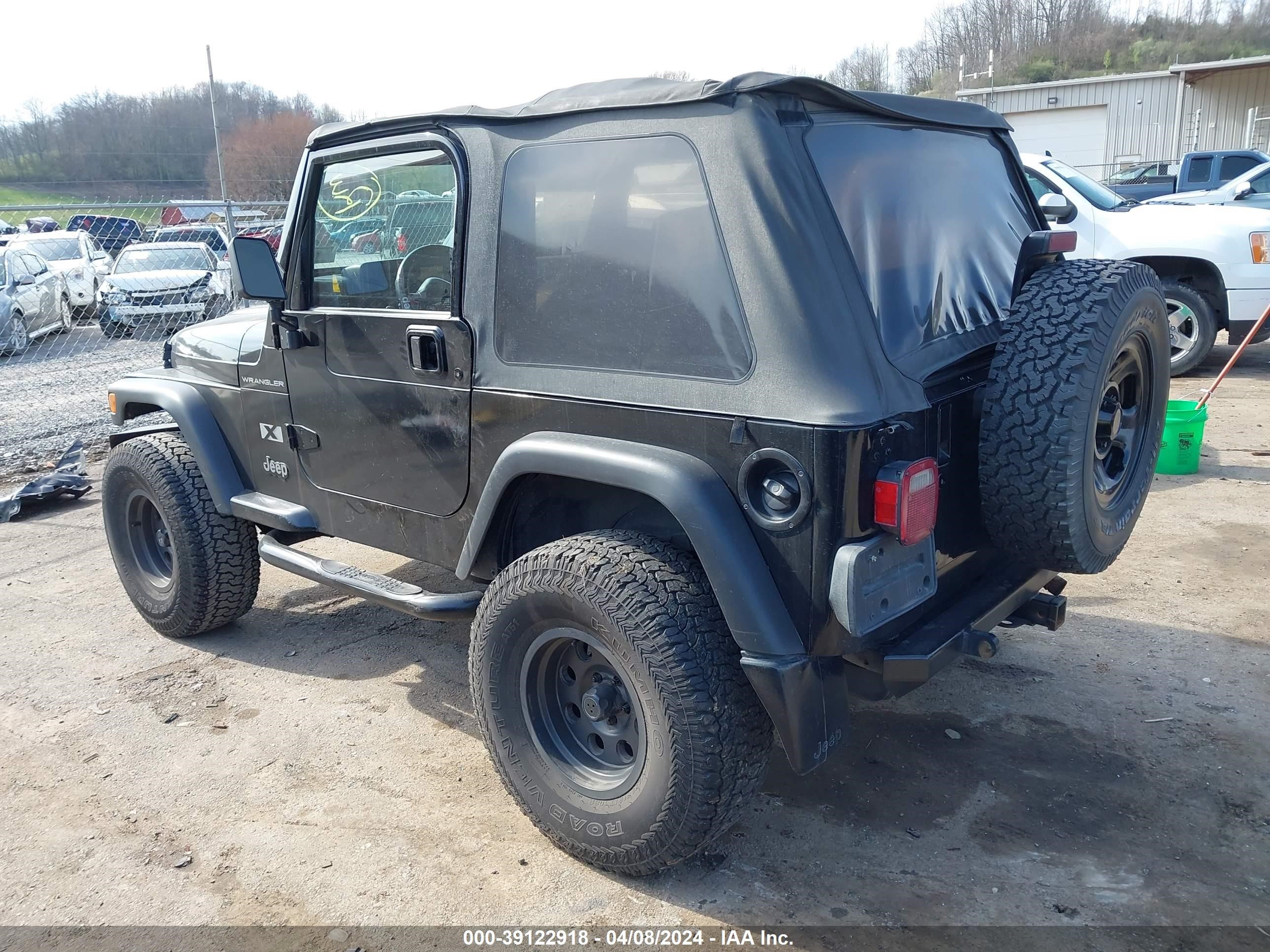 Photo 2 VIN: 1J4FA39S22P728131 - JEEP WRANGLER 