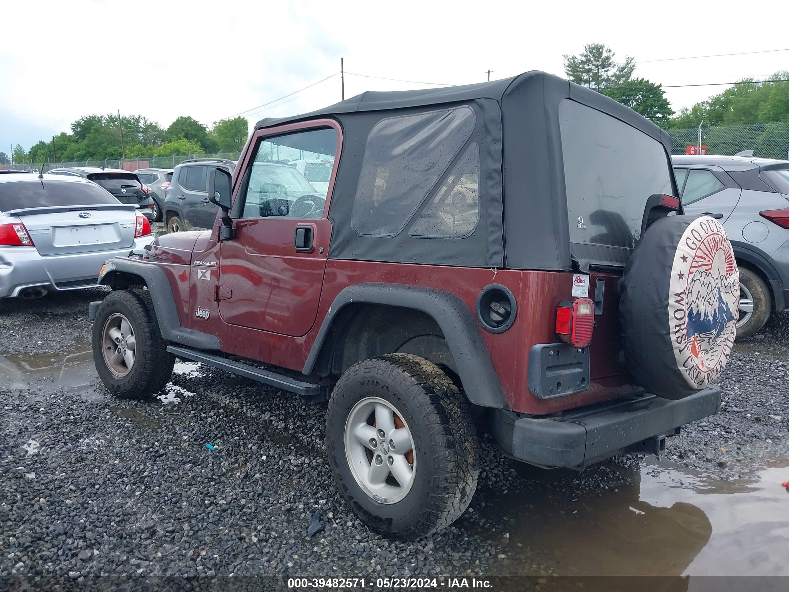 Photo 2 VIN: 1J4FA39S32P713685 - JEEP WRANGLER 